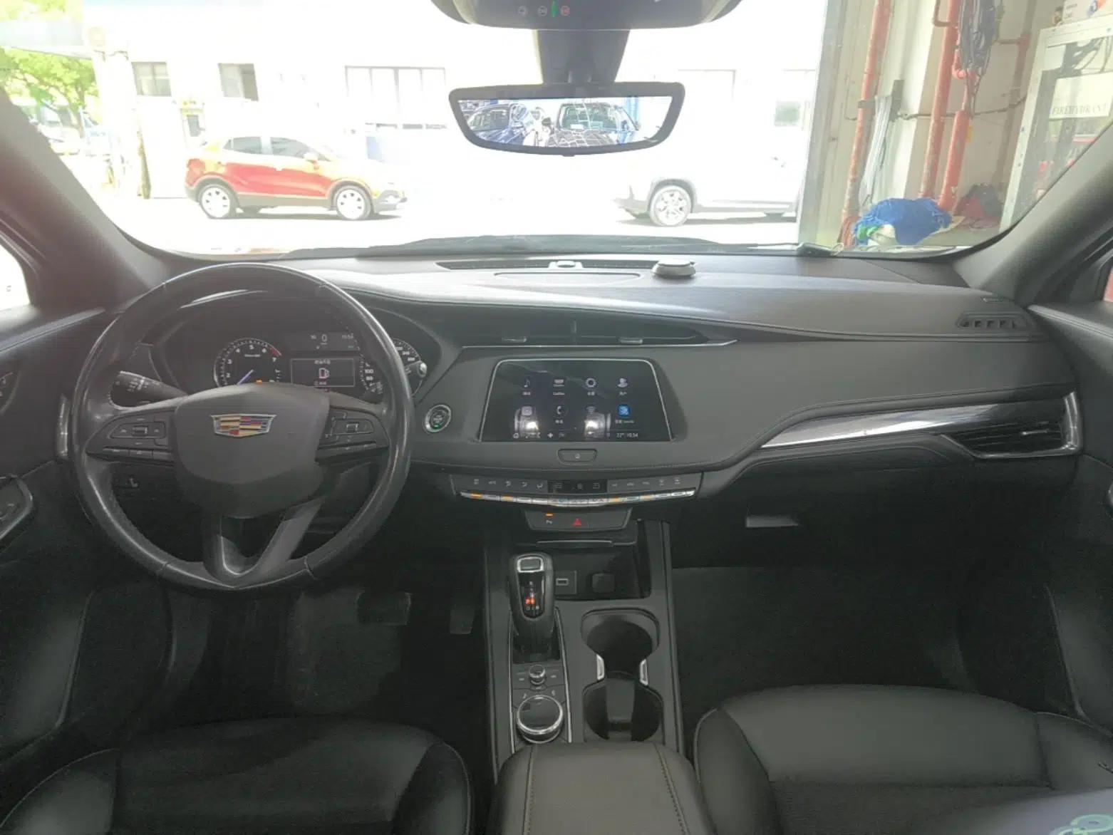 Cadillac XT4 2018 28T Two-Wheel Drive Tech Version — миниатюра 13