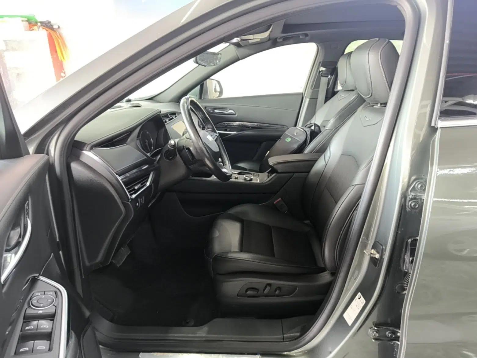 Cadillac XT4 2018 28T Two-Wheel Drive Tech Version — миниатюра 18
