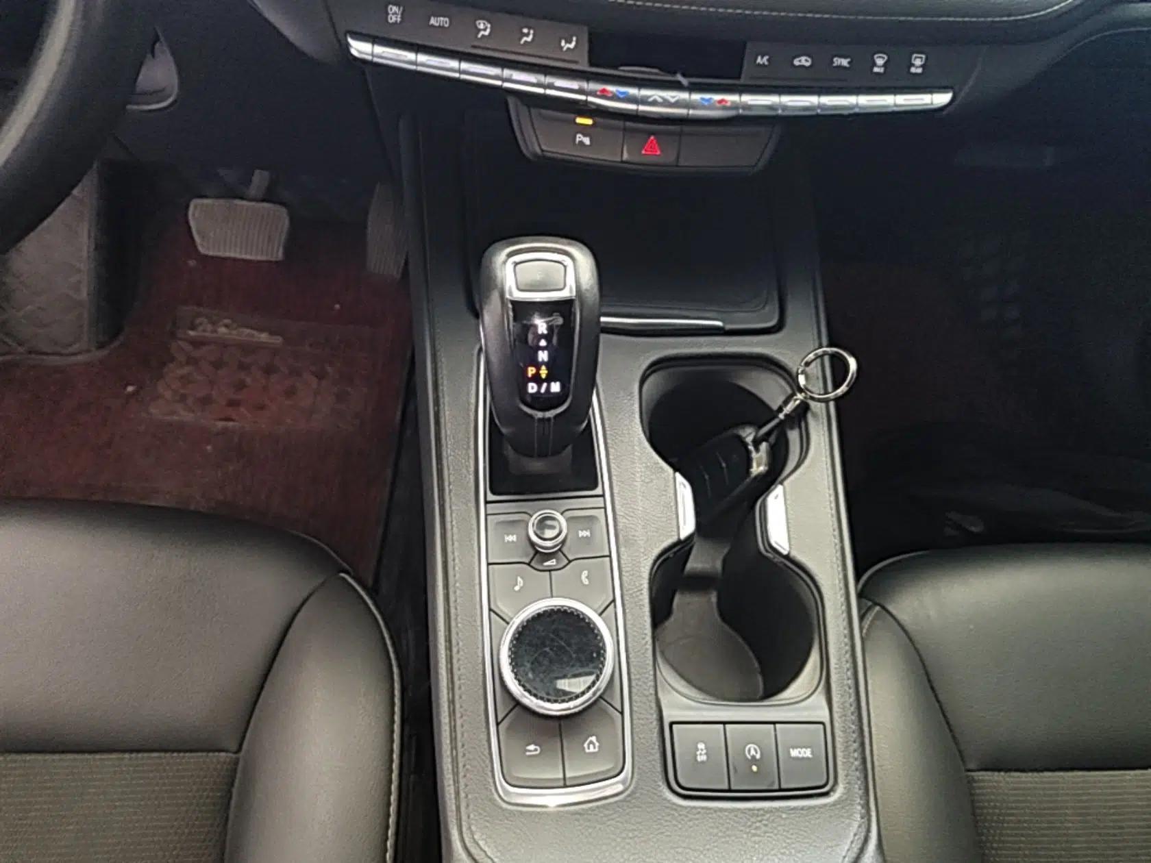 Cadillac XT4 2018 28T Two-Wheel Drive Tech Version — миниатюра 16