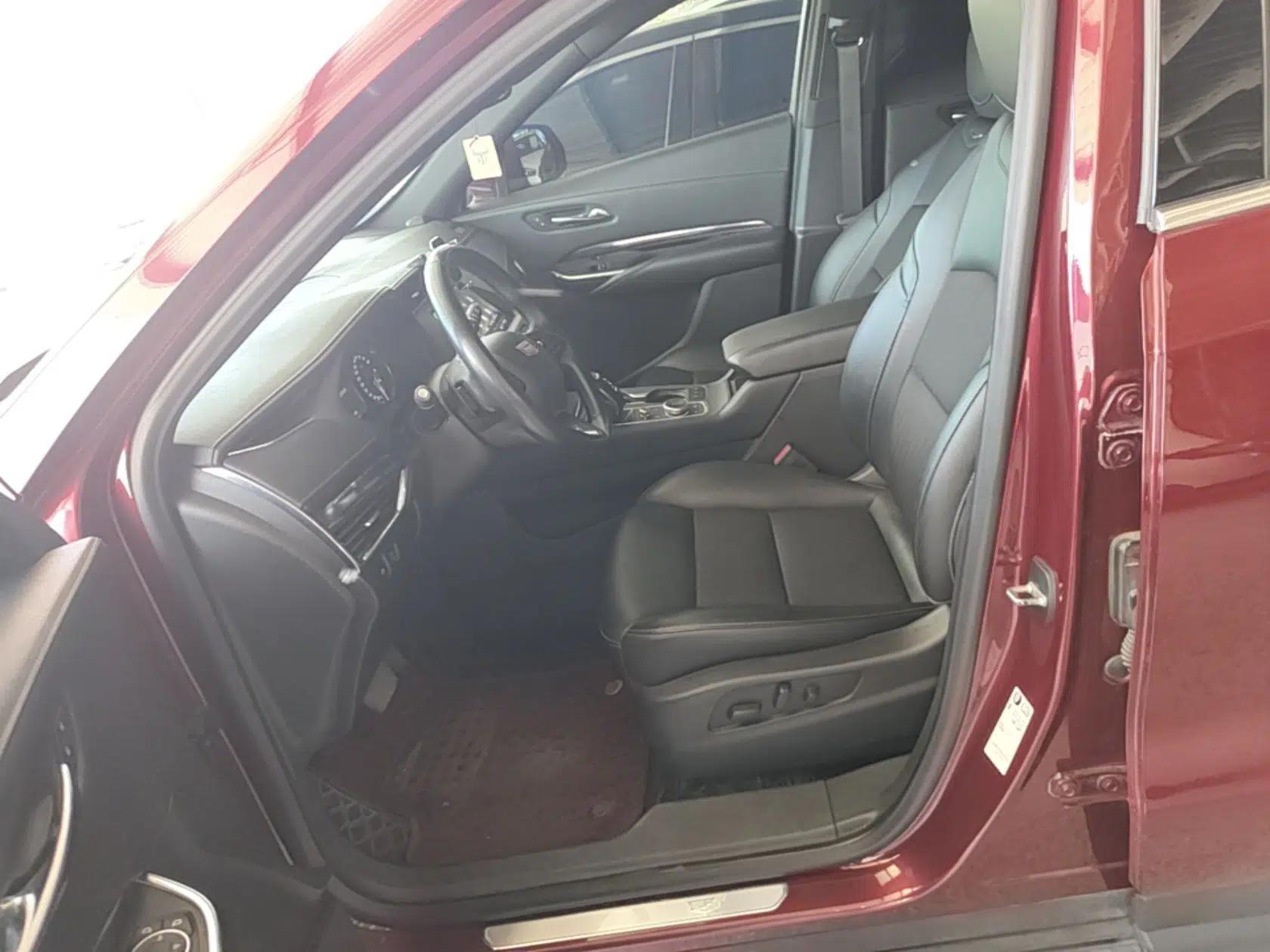 Cadillac XT4 2018 28T Two-Wheel Drive Tech Version — миниатюра 17