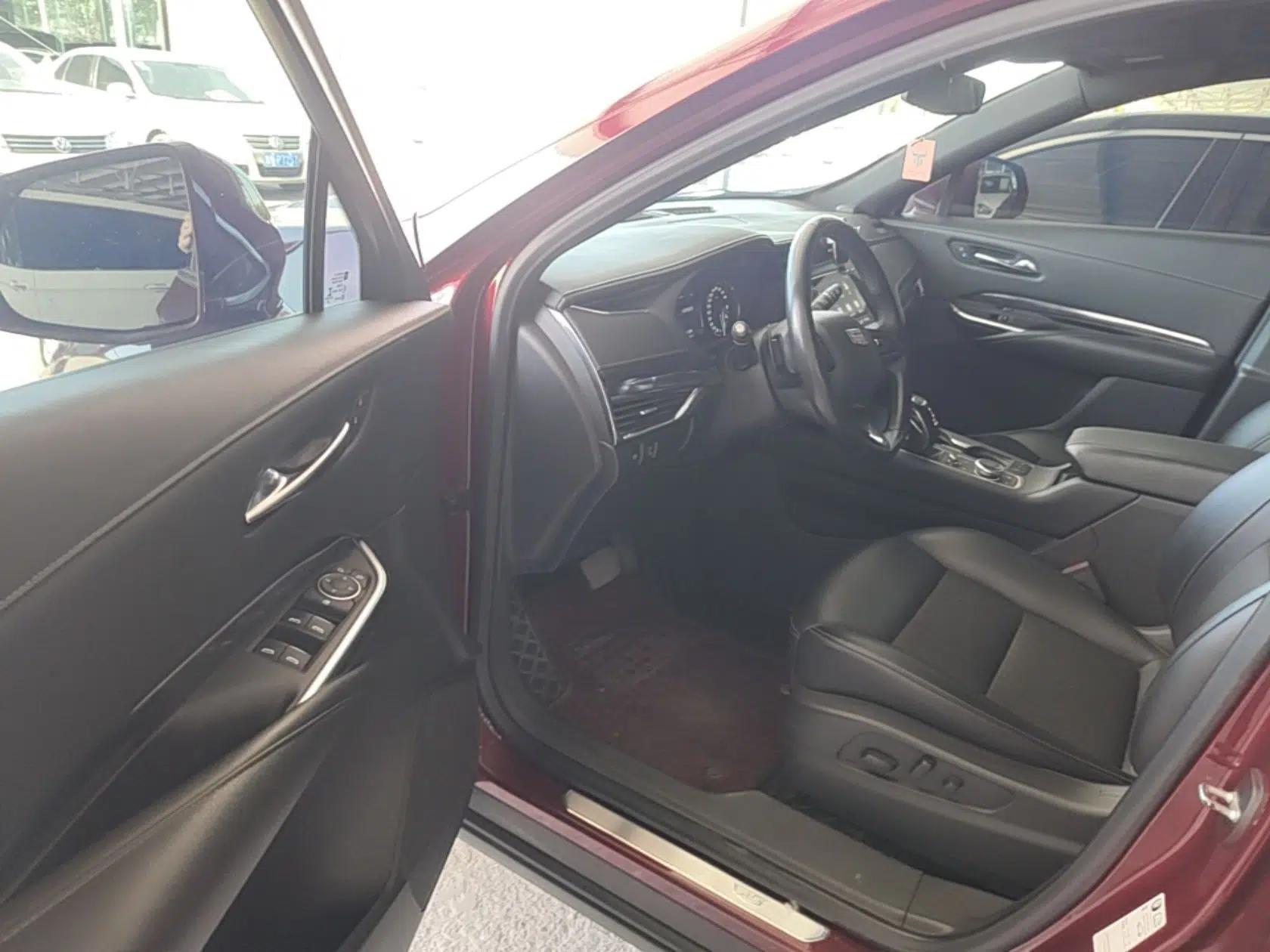 Cadillac XT4 2018 28T Two-Wheel Drive Tech Version — миниатюра 18