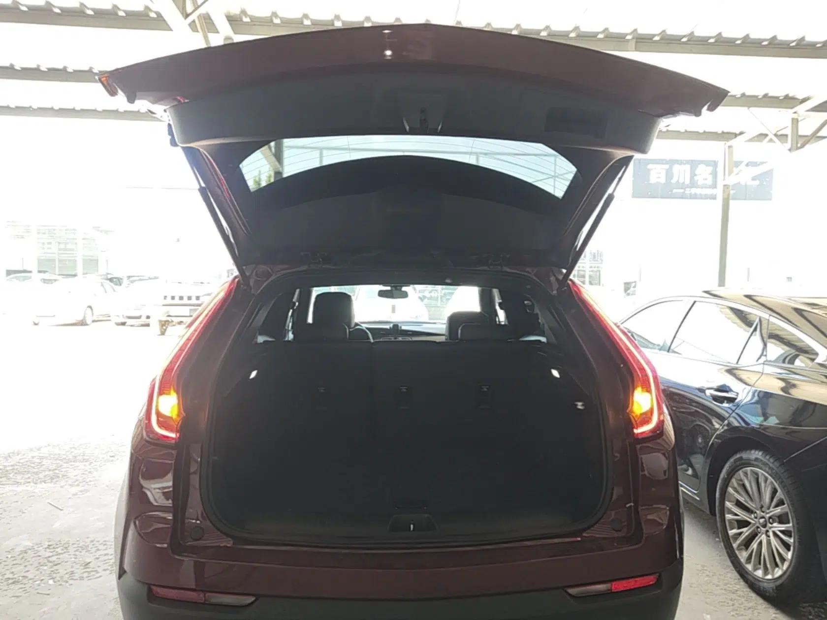 Cadillac XT4 2018 28T Two-Wheel Drive Tech Version — миниатюра 21