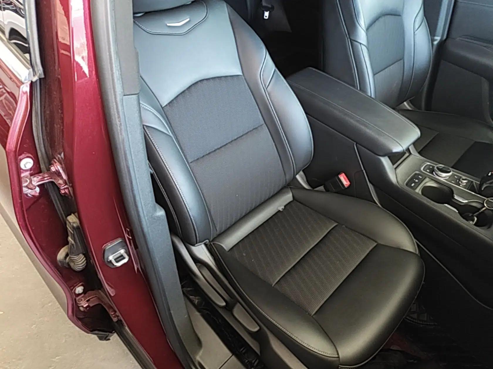 Cadillac XT4 2018 28T Two-Wheel Drive Tech Version — миниатюра 23