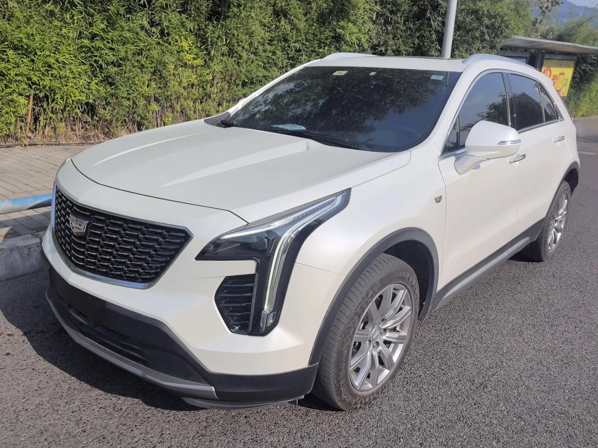 Cadillac XT4 2021 28T Two-Wheel Drive Luxury Version — миниатюра 1