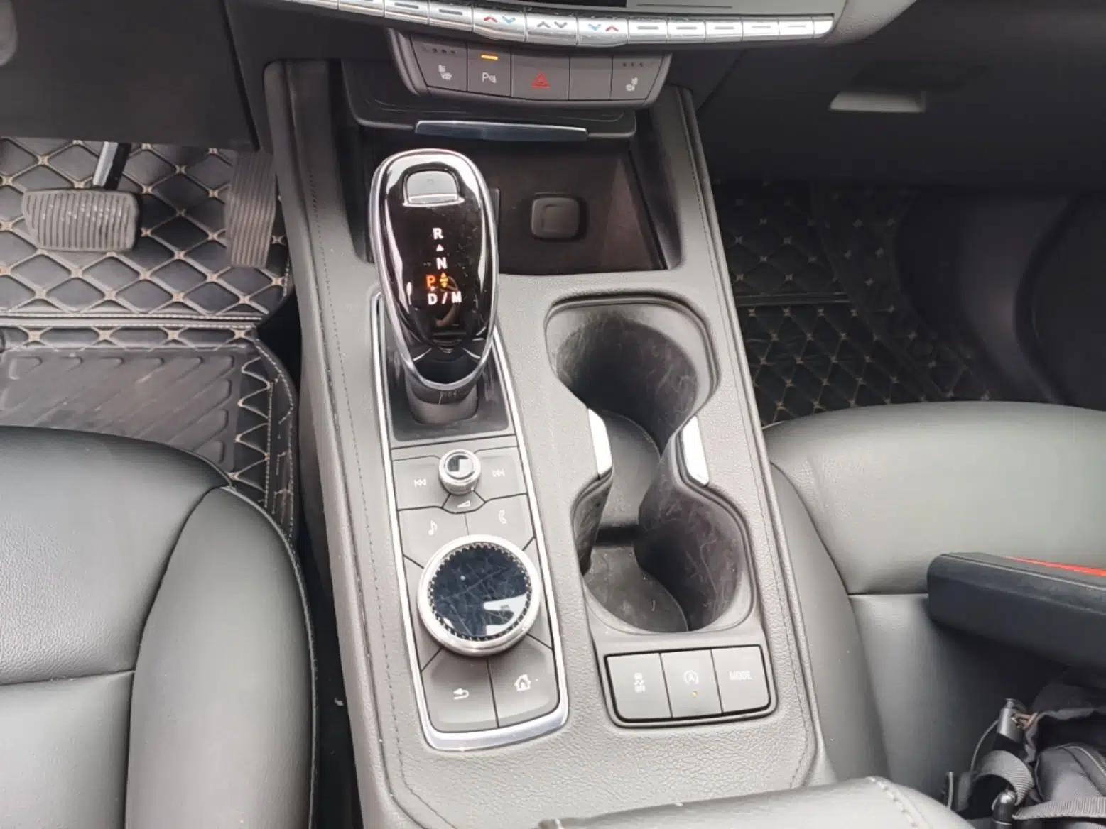 Cadillac XT4 2021 28T Two-Wheel Drive Luxury Version — миниатюра 15
