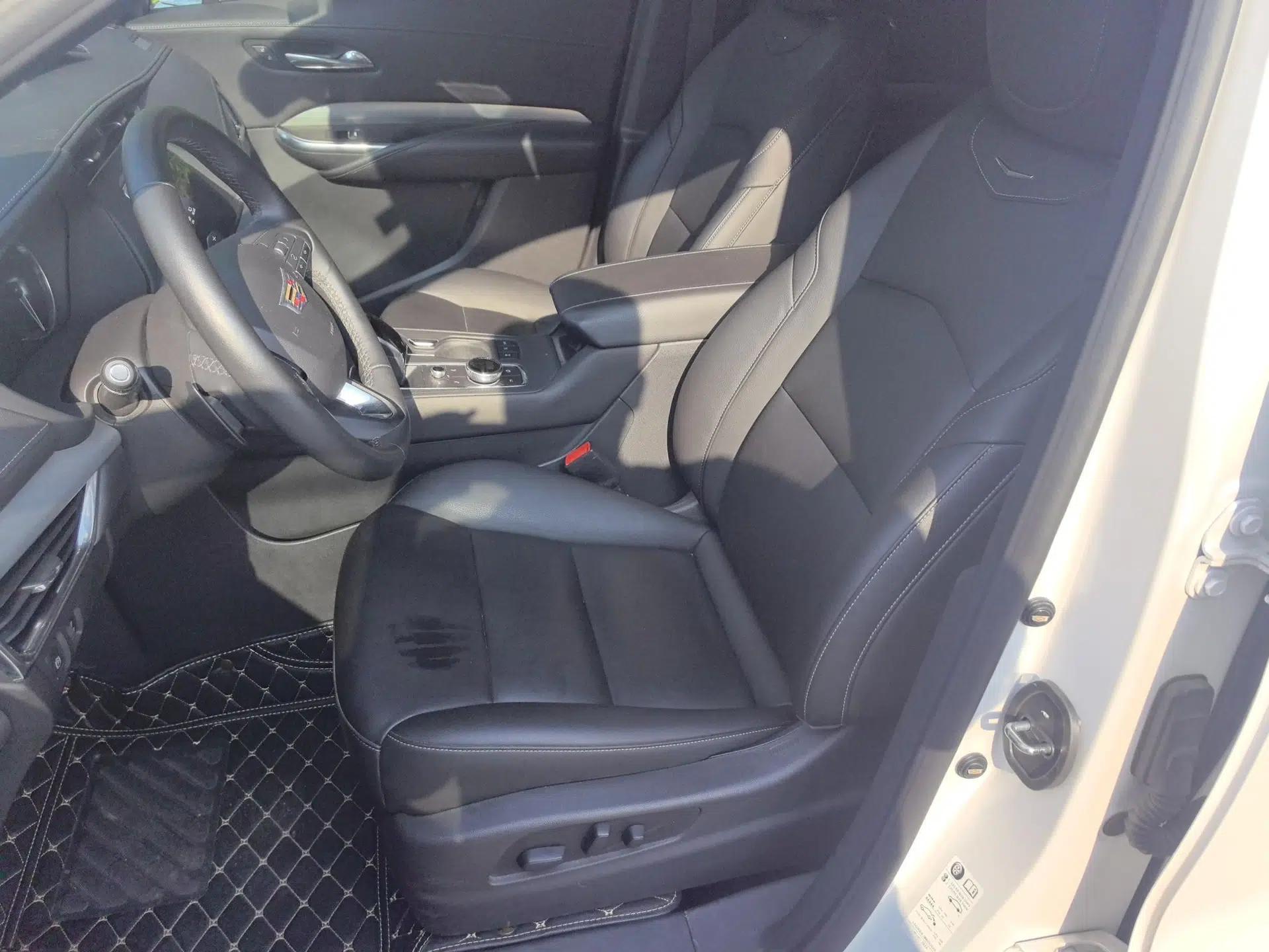 Cadillac XT4 2021 28T Two-Wheel Drive Luxury Version — миниатюра 16