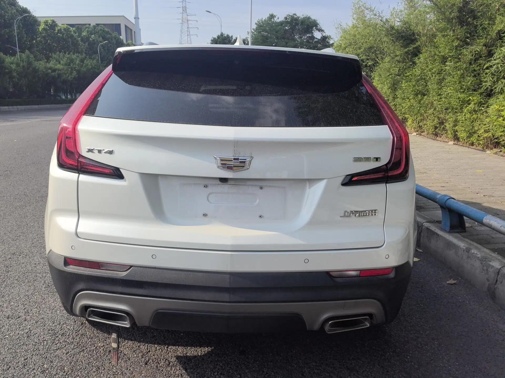 Cadillac XT4 2021 28T Two-Wheel Drive Luxury Version — миниатюра 4