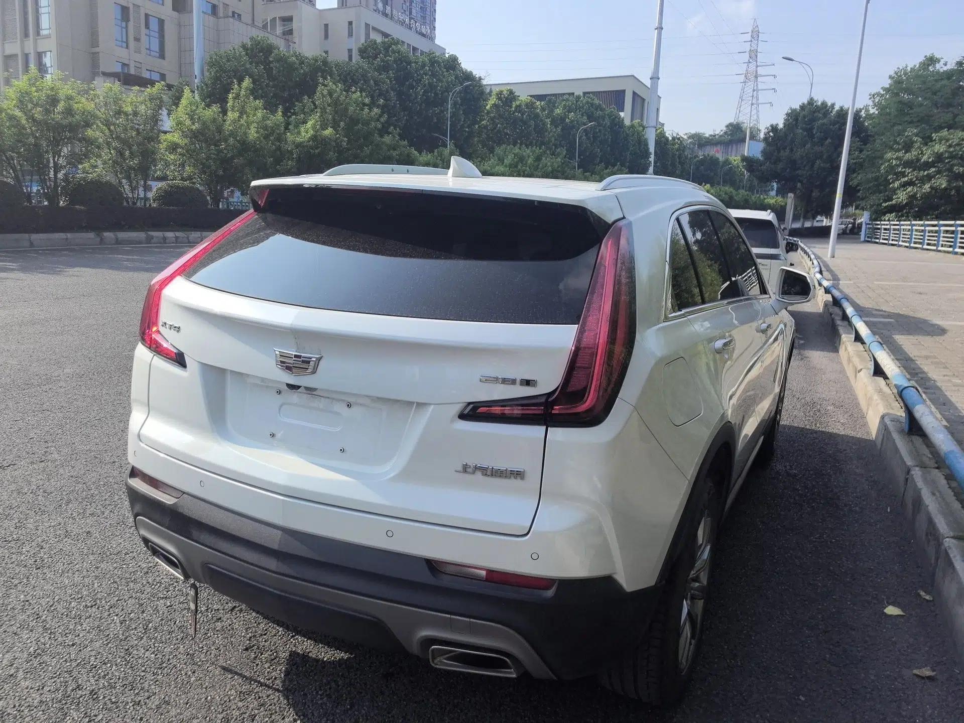 Cadillac XT4 2021 28T Two-Wheel Drive Luxury Version — миниатюра 5