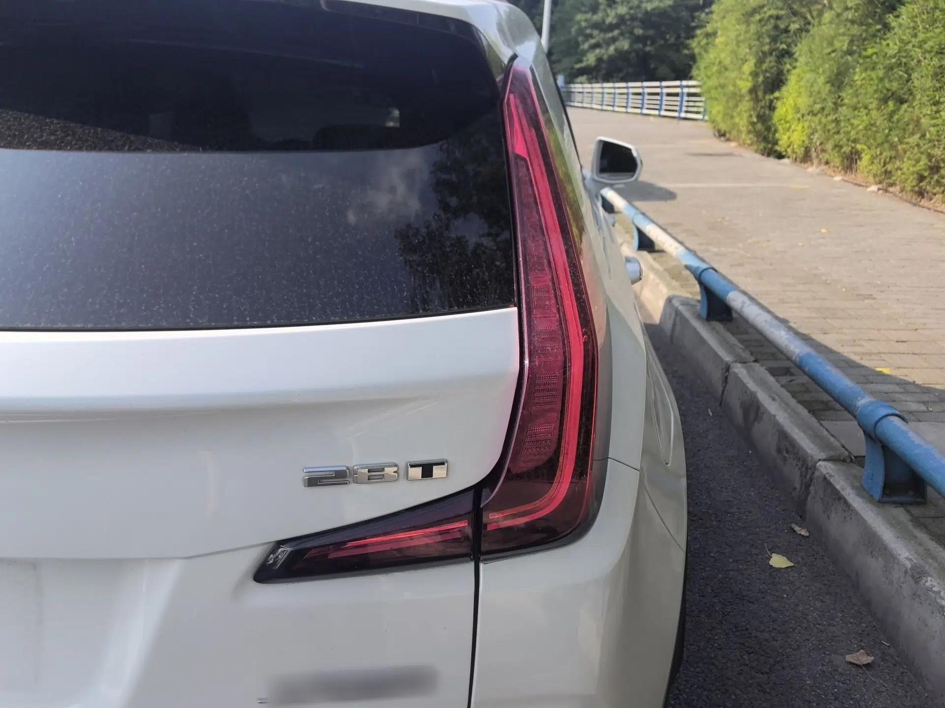 Cadillac XT4 2021 28T Two-Wheel Drive Luxury Version — миниатюра 8
