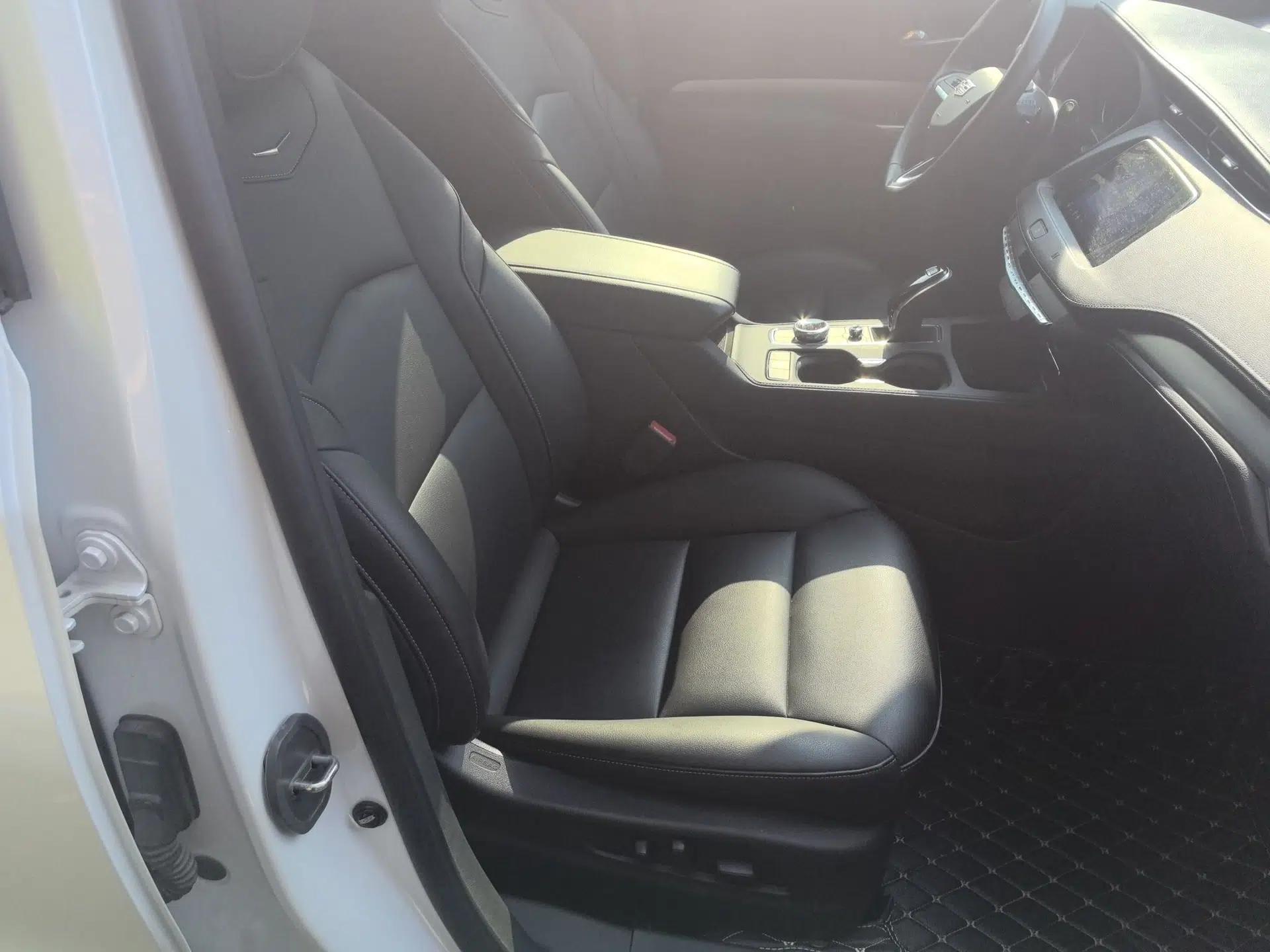 Cadillac XT4 2021 28T Two-Wheel Drive Luxury Version — миниатюра 10