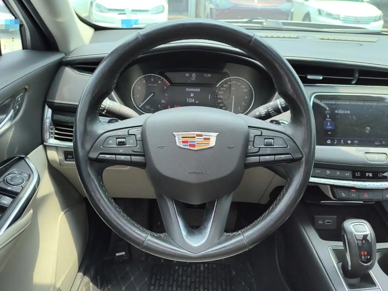 Cadillac XT4 2018 28T Two-Wheel-Drive Luxury Model — миниатюра 14