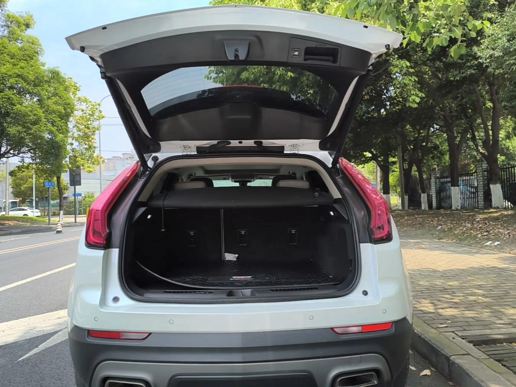 Cadillac XT4 2018 28T Two-Wheel-Drive Luxury Model — миниатюра 22
