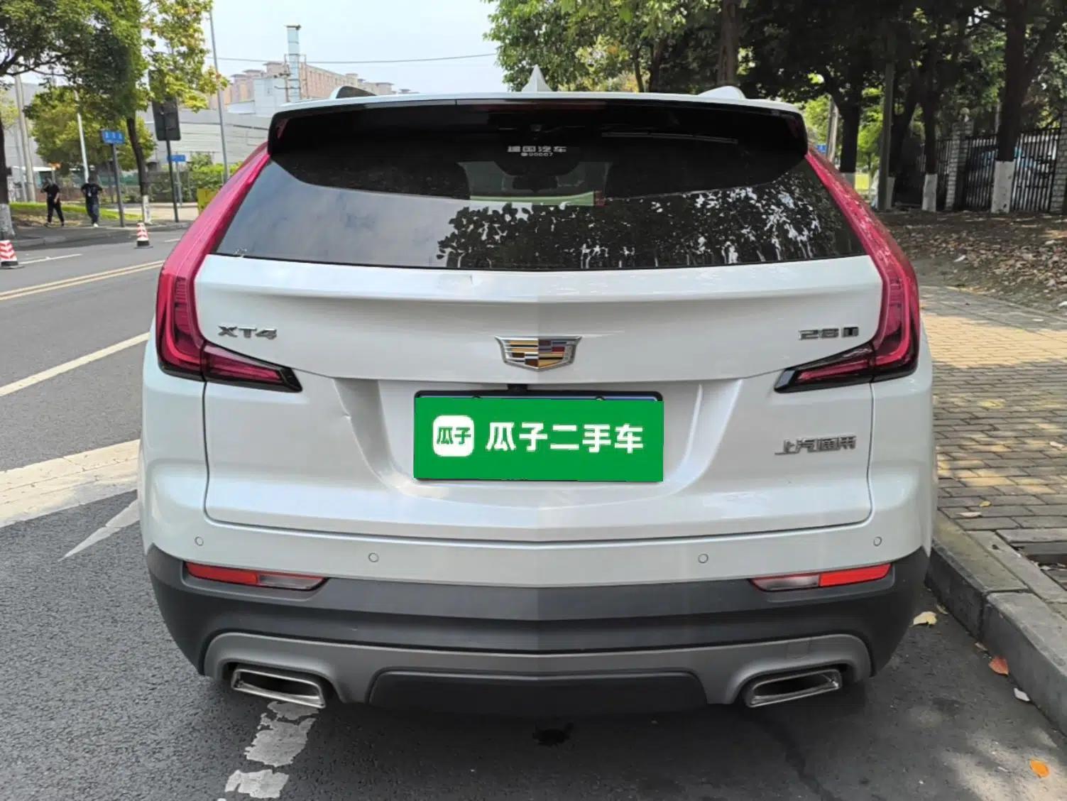 Cadillac XT4 2018 28T Two-Wheel-Drive Luxury Model — миниатюра 5