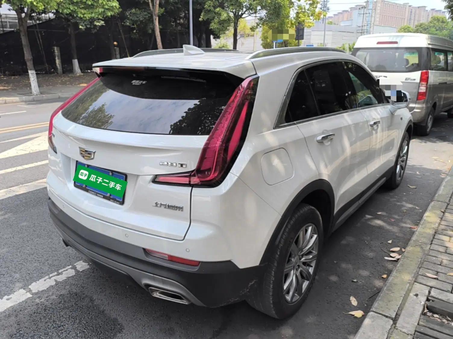 Cadillac XT4 2018 28T Two-Wheel-Drive Luxury Model — миниатюра 6