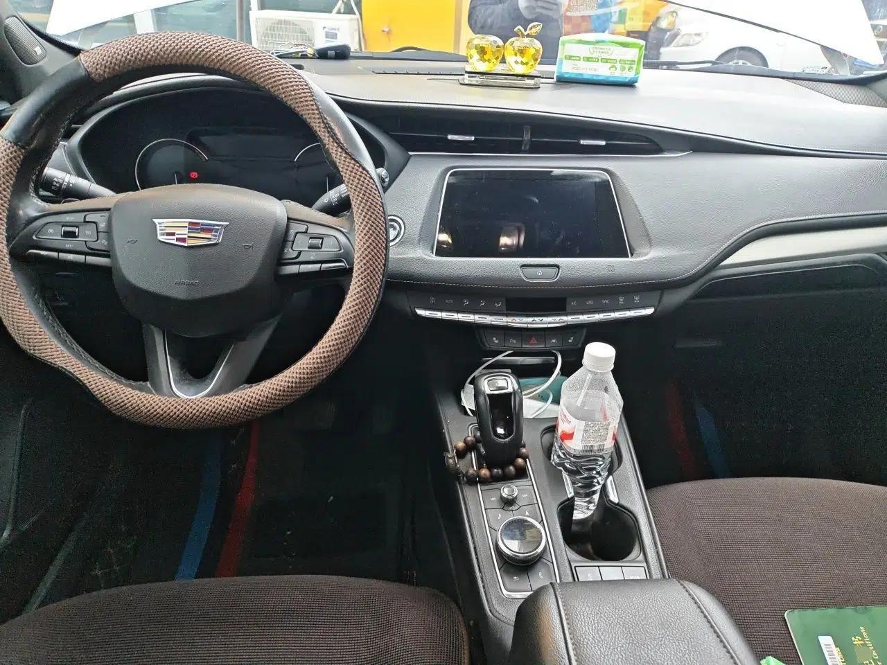Cadillac XT4 2018 28T Four-Wheel Drive Leading Model — миниатюра 18