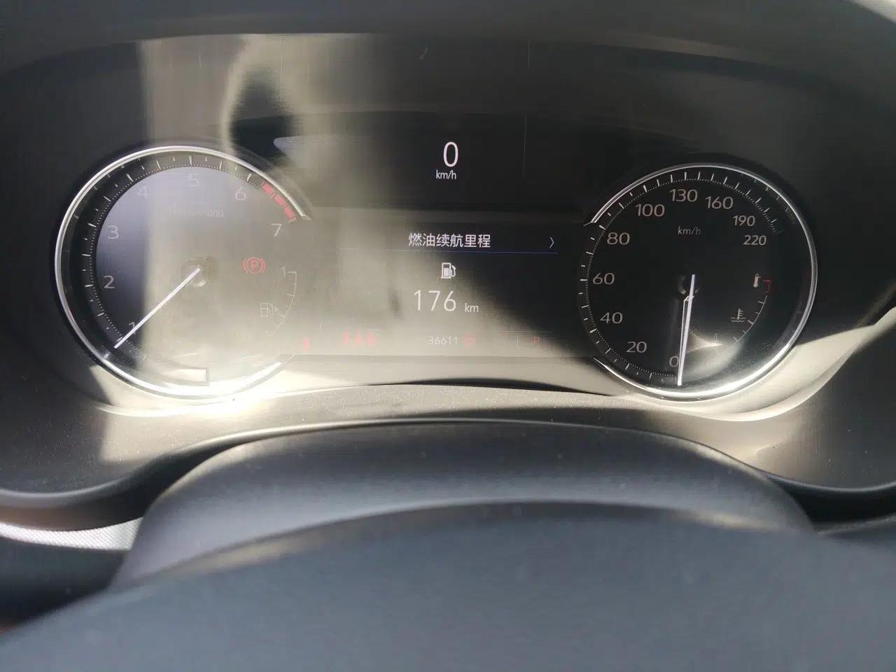 Cadillac XT4 2021 28T Two-Wheel Drive Leading Version — миниатюра 13