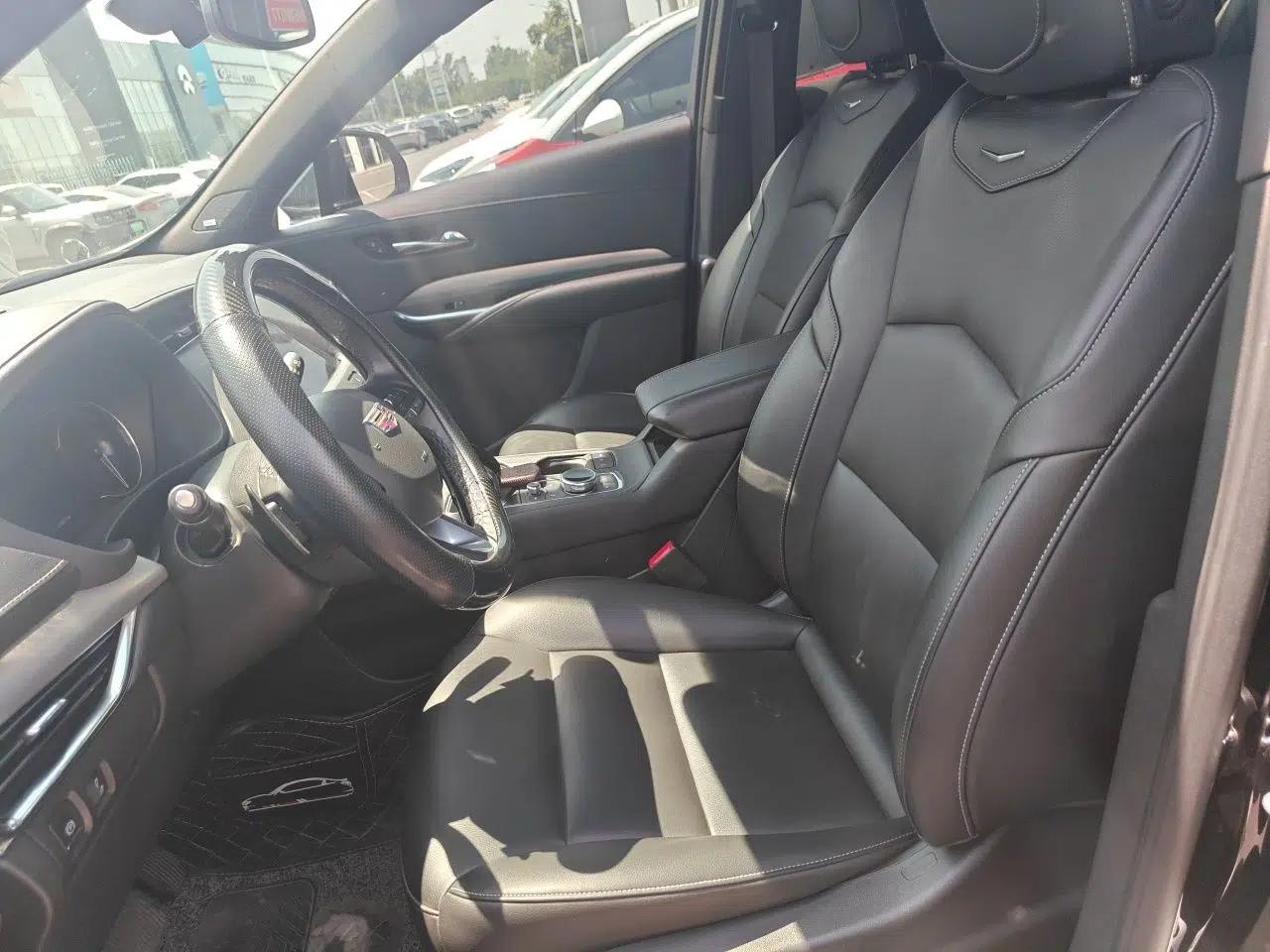 Cadillac XT4 2020 28T Two-Wheel-Drive Leading Version — миниатюра 16