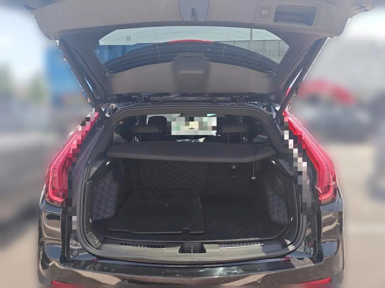 Cadillac XT4 2020 28T Two-Wheel-Drive Leading Version — миниатюра 20