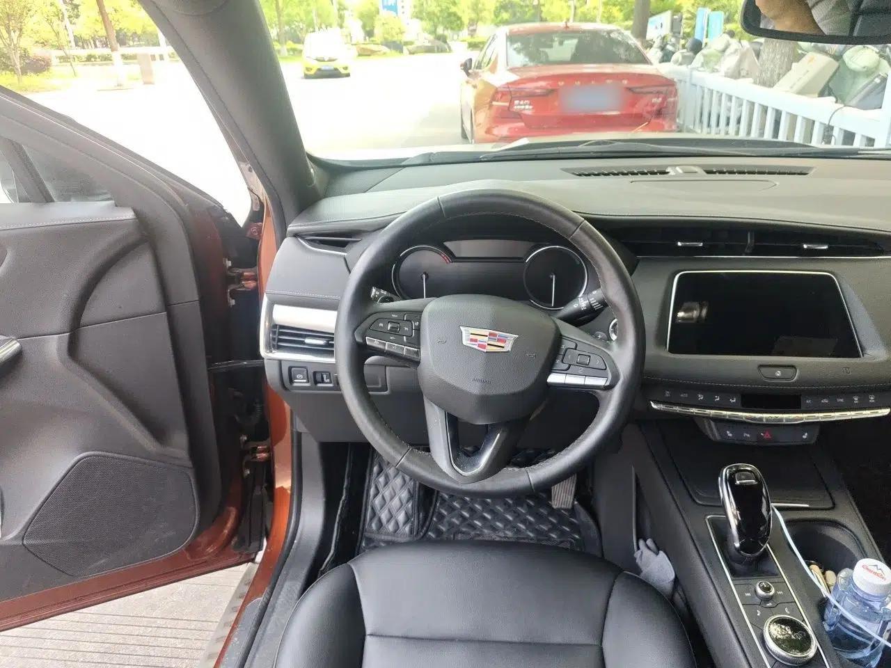 Cadillac XT4 2021 28T Two-Wheel Drive Leading Version — миниатюра 11