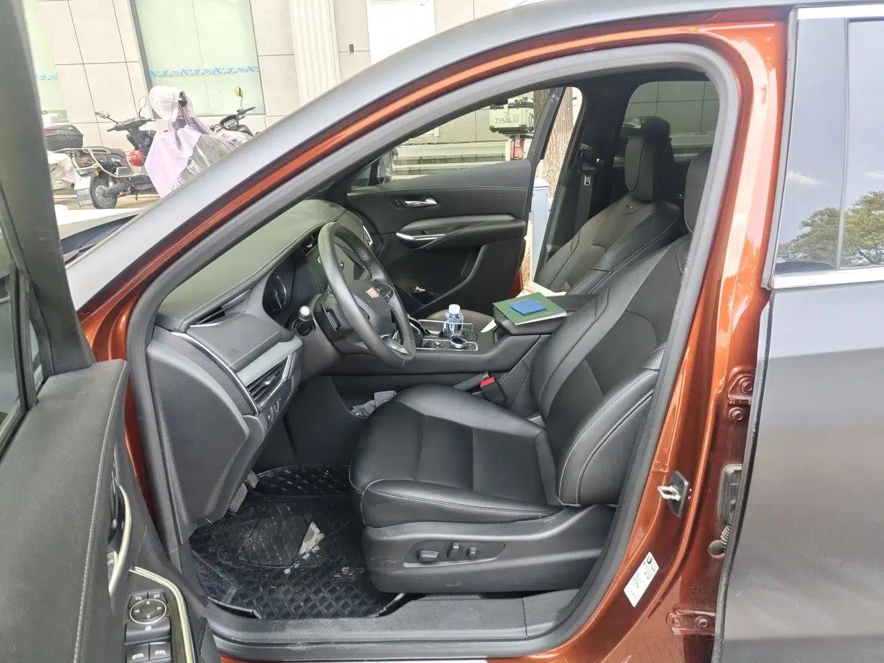 Cadillac XT4 2021 28T Two-Wheel Drive Leading Version — миниатюра 16