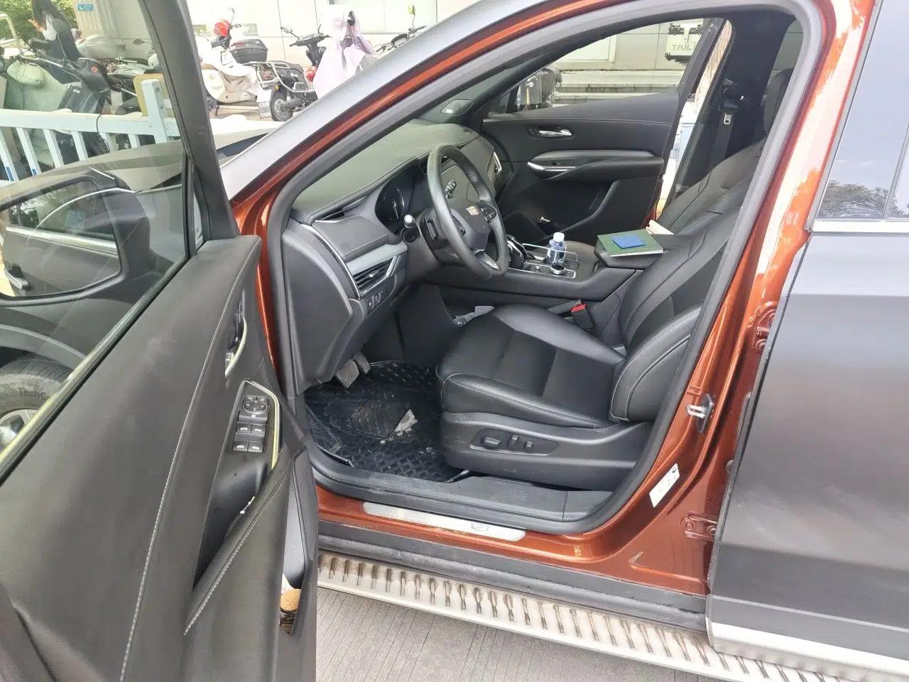 Cadillac XT4 2021 28T Two-Wheel Drive Leading Version — миниатюра 17