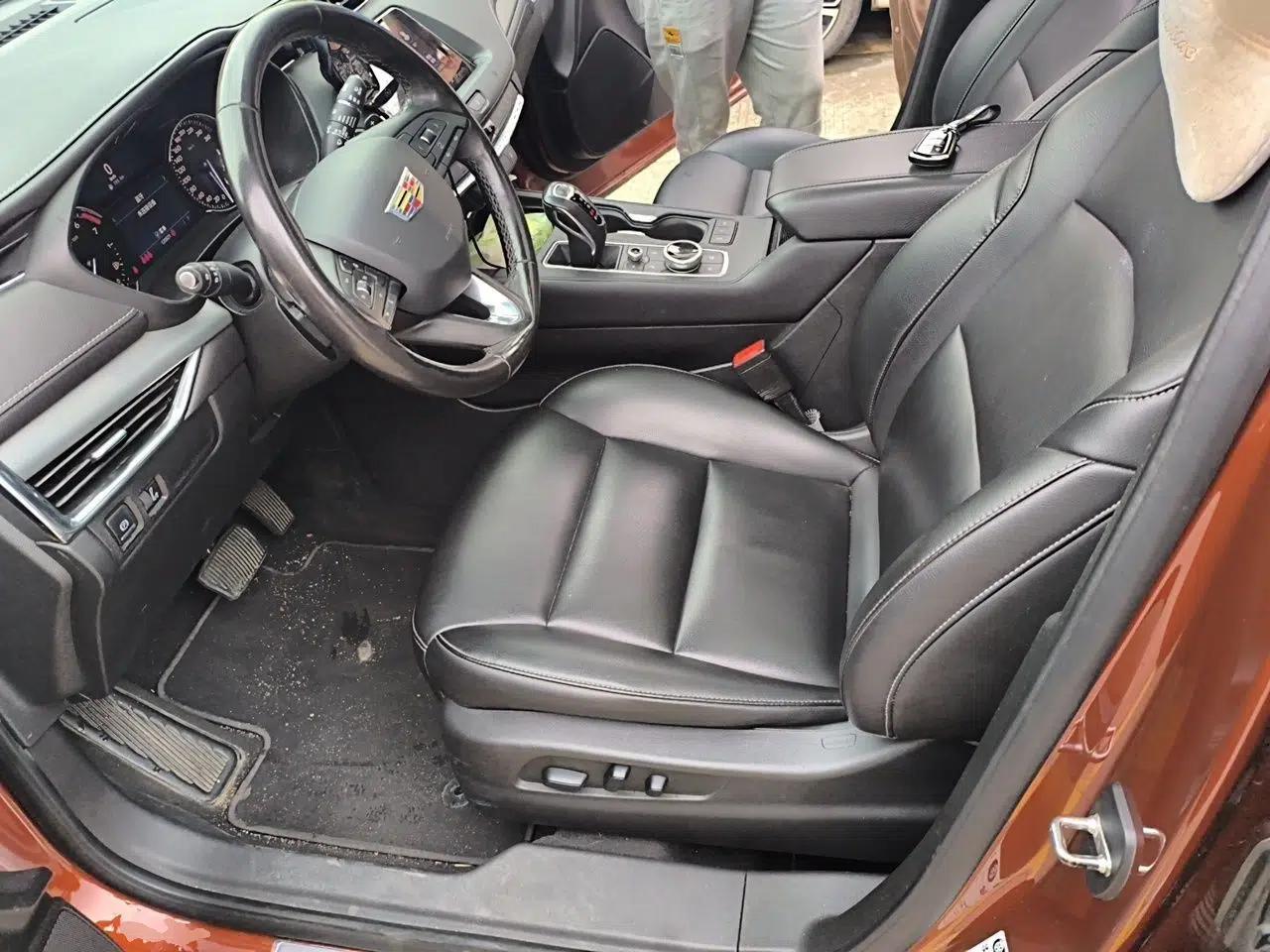 Cadillac XT4 2018 28T Two-Wheel-Drive Luxury Model — миниатюра 16