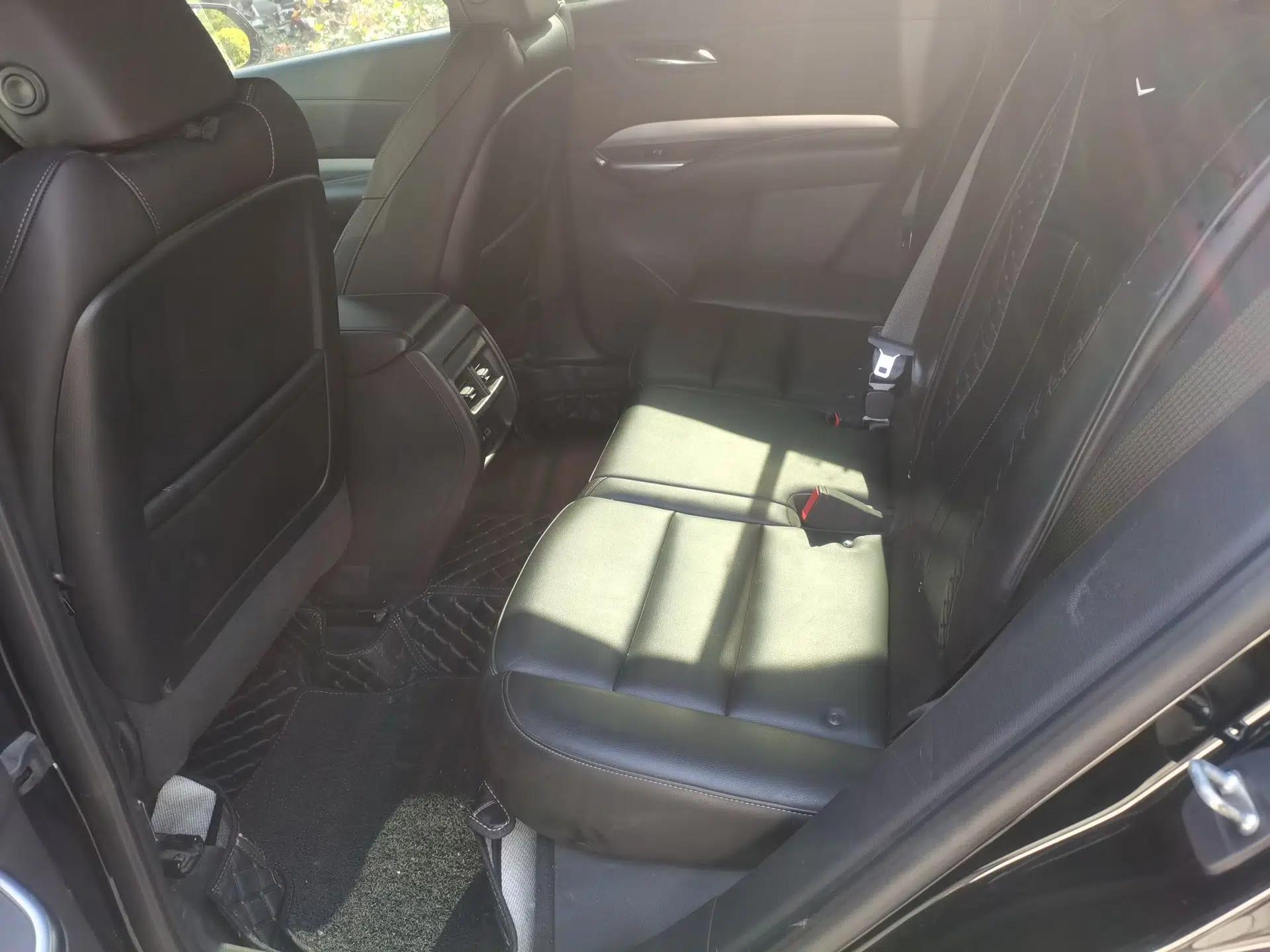 Cadillac XT4 2021 28T Two-Wheel Drive Leading Version — миниатюра 18