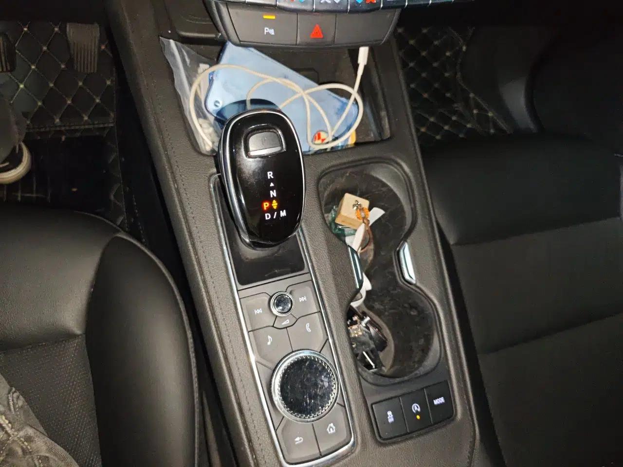 Cadillac XT4 2020 Revised Version 28T Two-Wheel Drive Leading Edition — миниатюра 15
