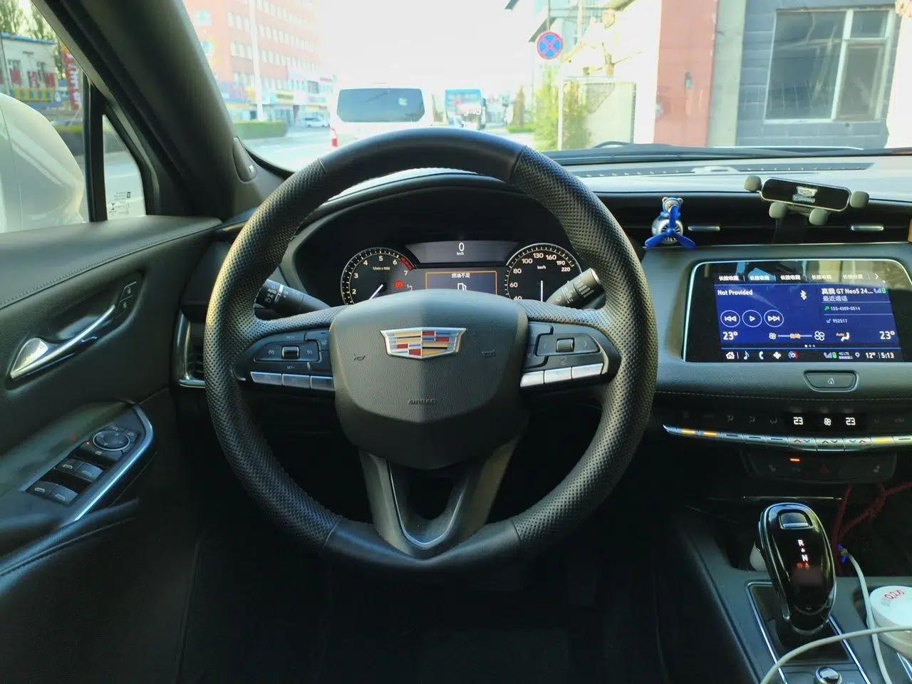 Cadillac XT4 2021 28T Two-Wheel Drive Leading Version — миниатюра 11