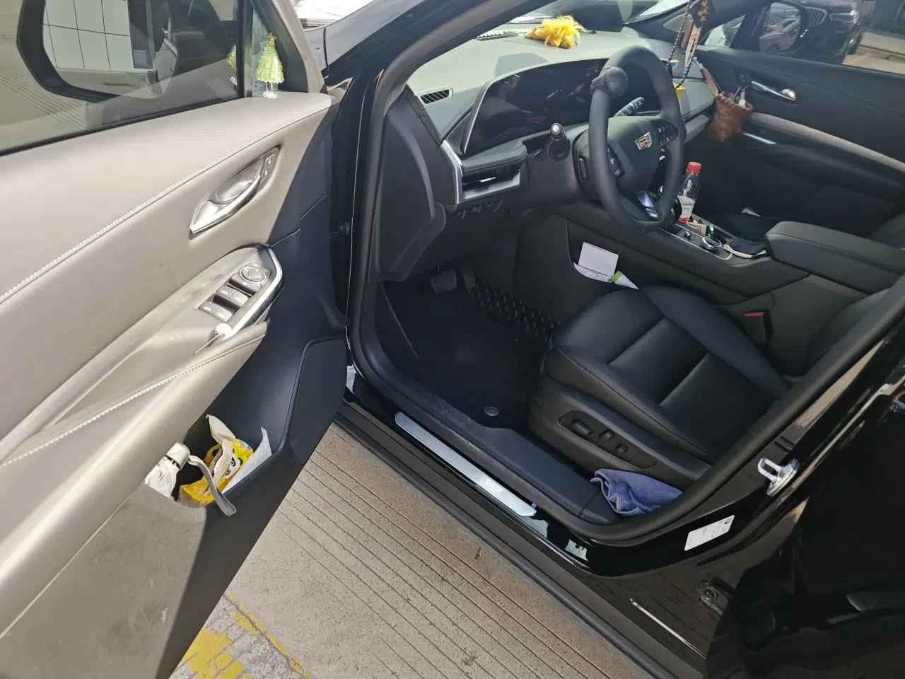 Cadillac XT4 2024 Facelift 28T Two-Wheel-Drive Luxury Version — миниатюра 17