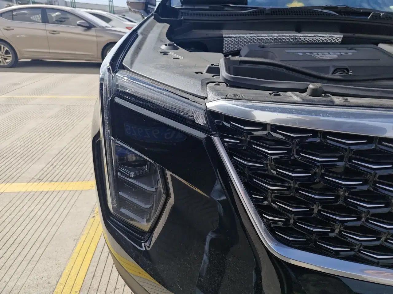 Cadillac XT4 2024 Facelift 28T Two-Wheel-Drive Luxury Version — миниатюра 7