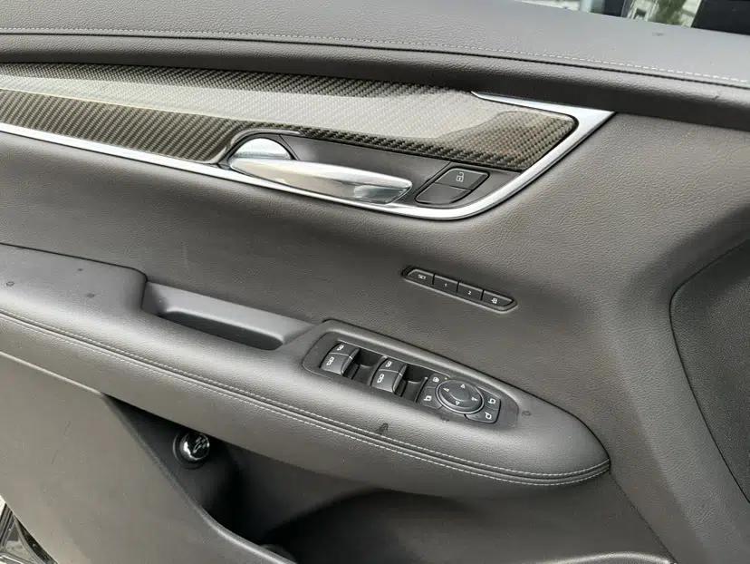 Cadillac XT6 2020 28T Six-Seater Luxury Sporty Enjoy-the-Comfort Safety Edition — миниатюра 25