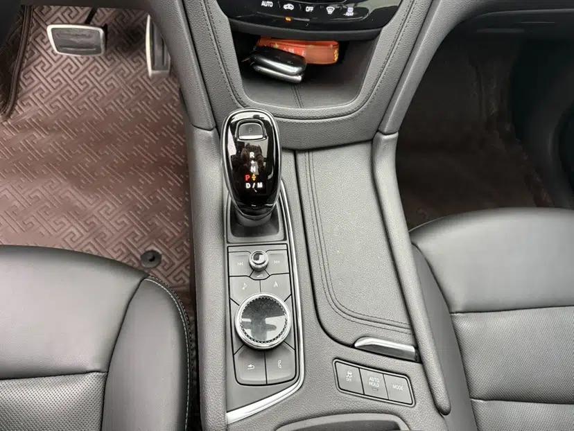 Cadillac XT6 2020 28T Six-Seater Luxury Sporty Enjoy-the-Comfort Safety Edition — миниатюра 30