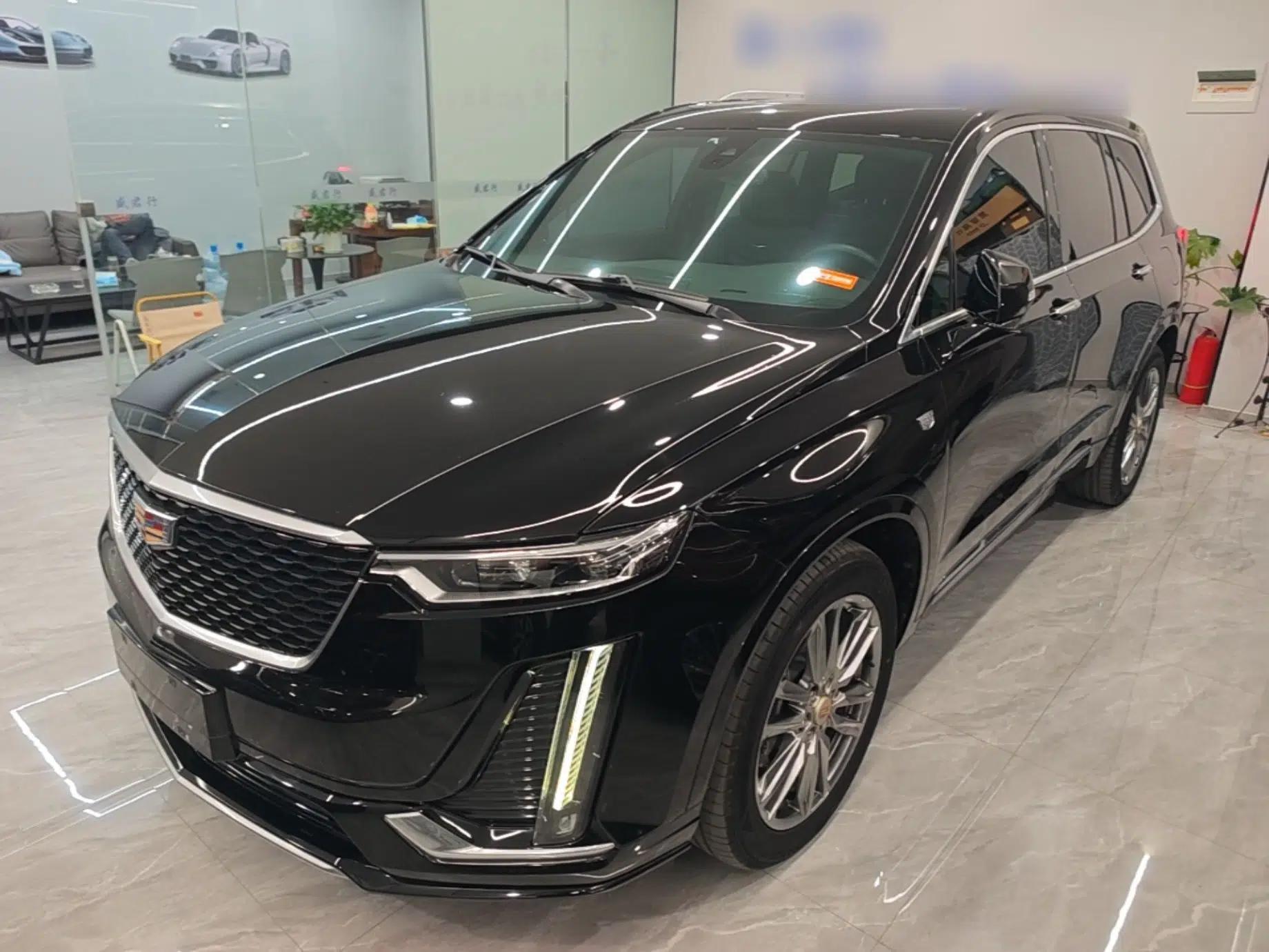 Cadillac XT6 2022 2.0T Six-Seater Two-Wheel-Drive Luxury Version — миниатюра 1