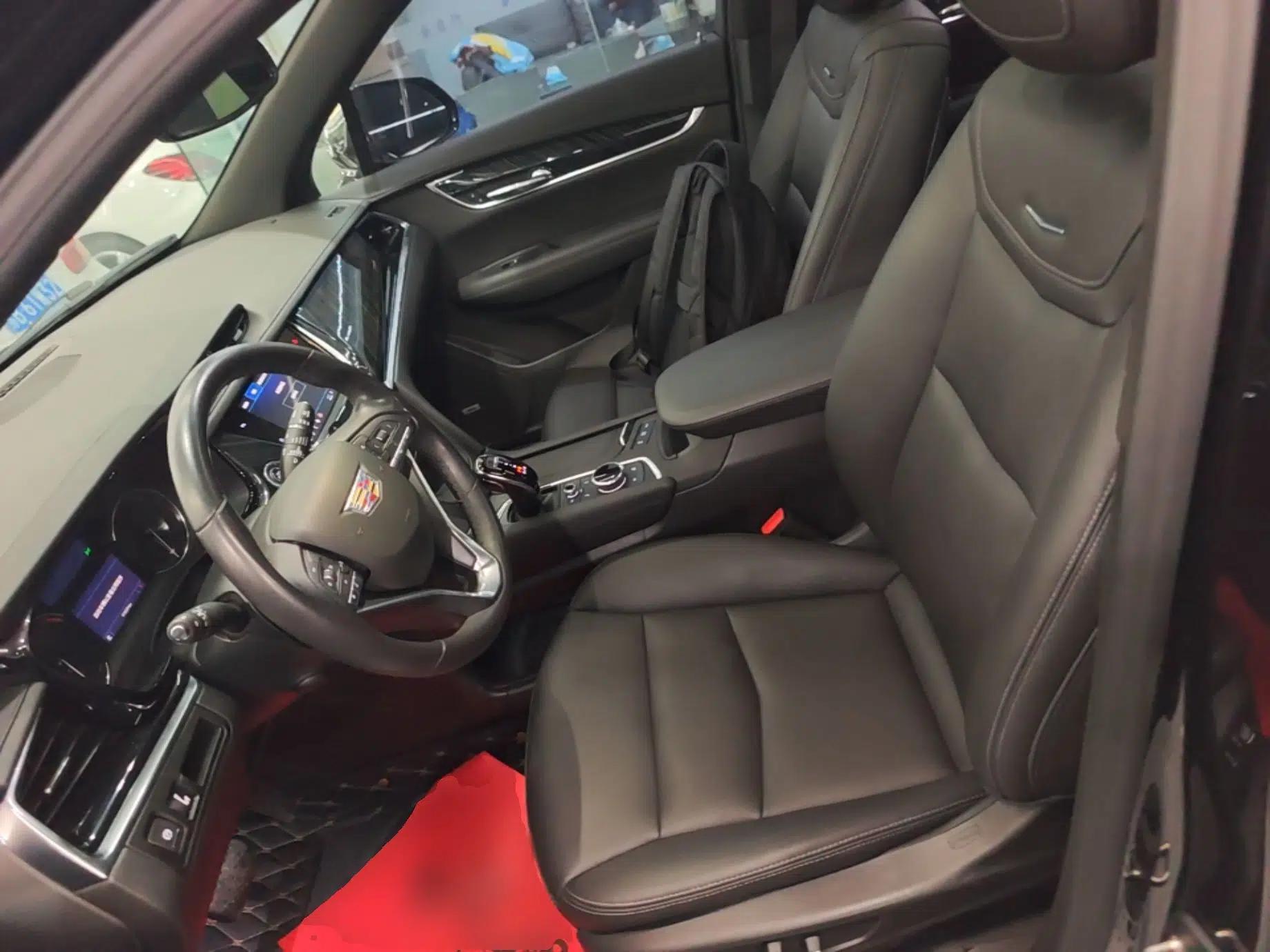 Cadillac XT6 2022 2.0T Six-Seater Two-Wheel-Drive Luxury Version — миниатюра 18