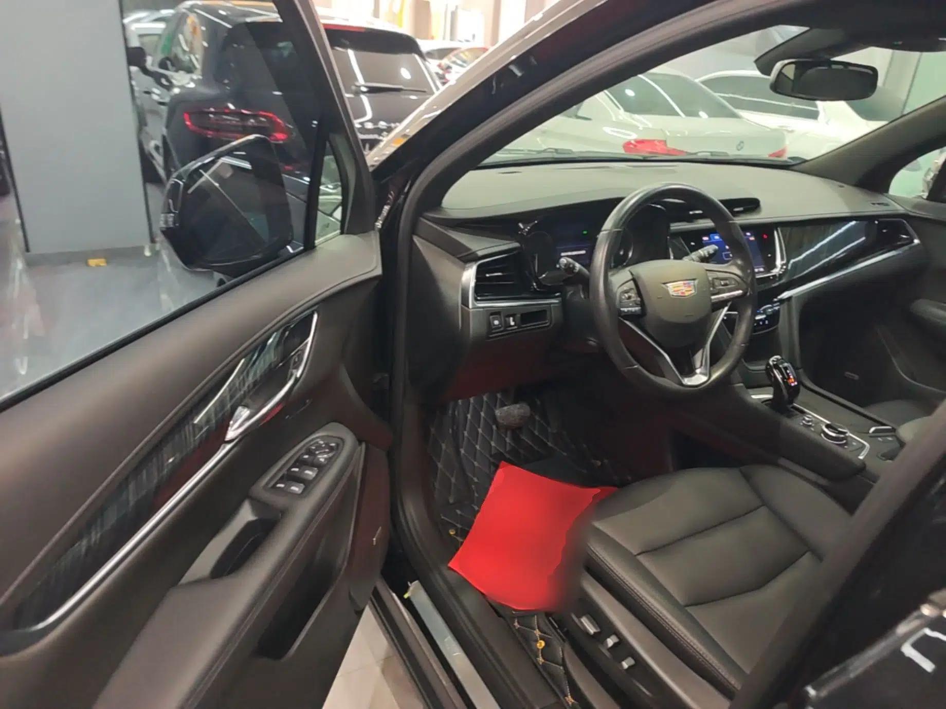 Cadillac XT6 2022 2.0T Six-Seater Two-Wheel-Drive Luxury Version — миниатюра 19