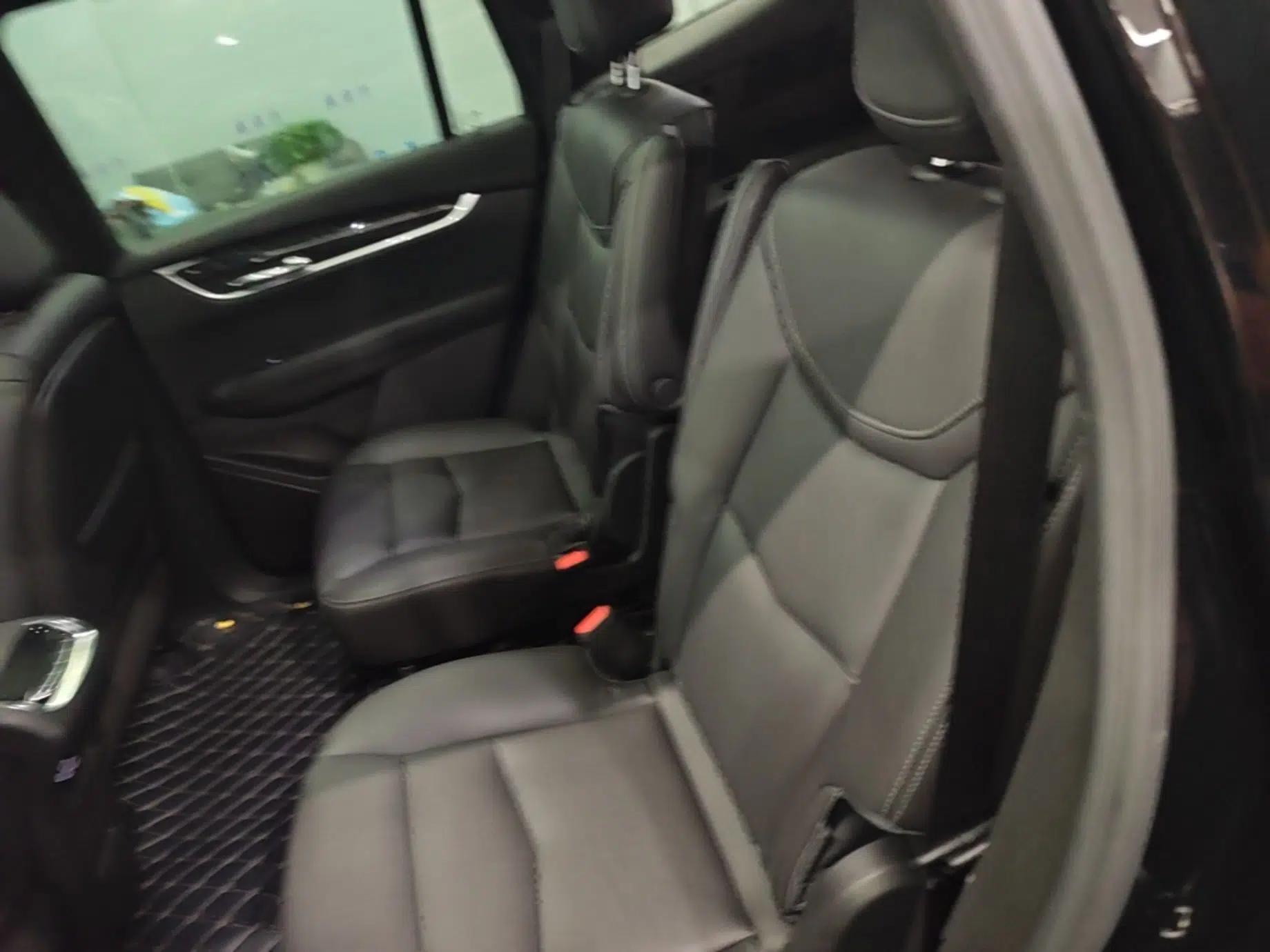 Cadillac XT6 2022 2.0T Six-Seater Two-Wheel-Drive Luxury Version — миниатюра 20