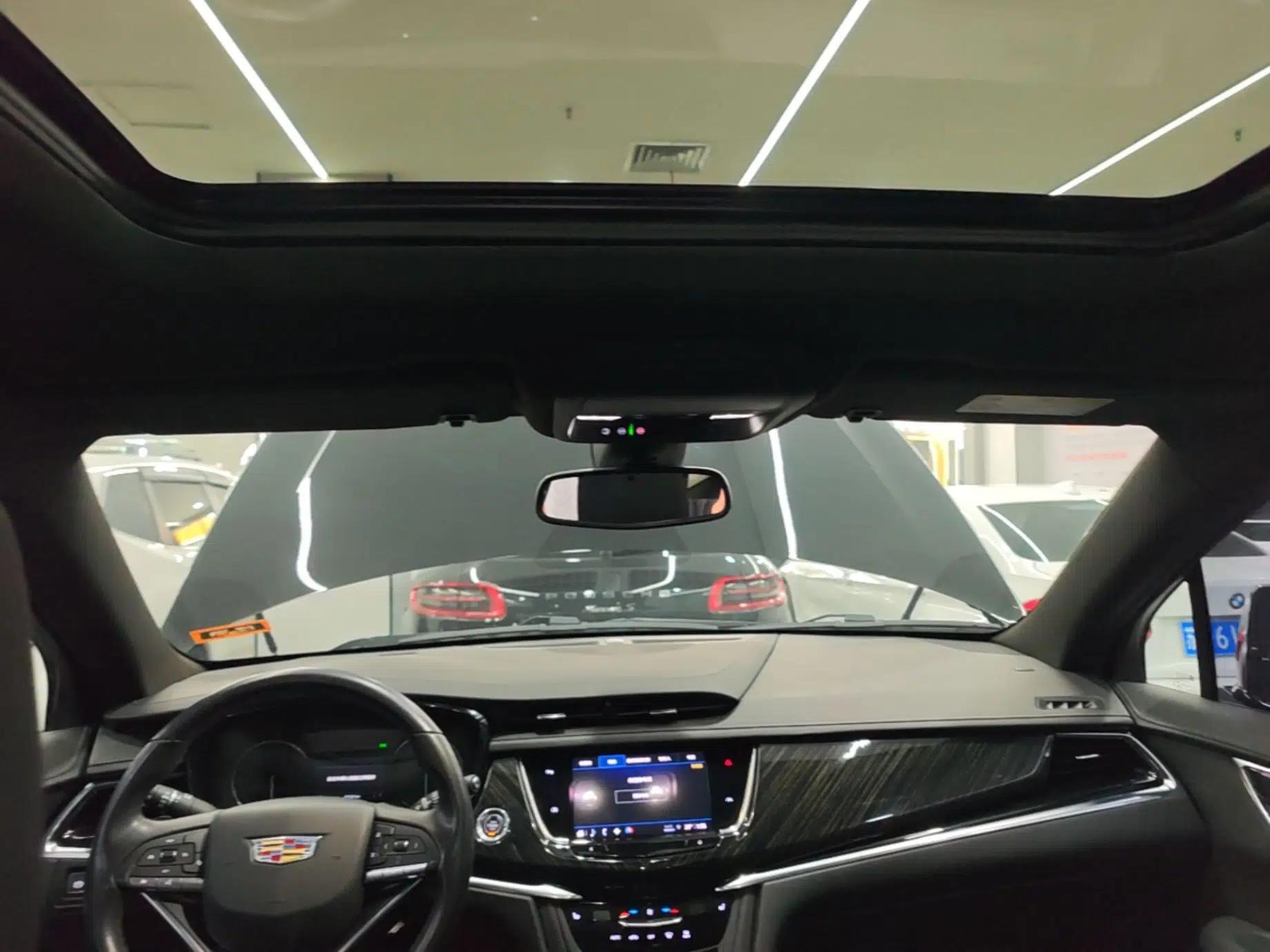 Cadillac XT6 2022 2.0T Six-Seater Two-Wheel-Drive Luxury Version — миниатюра 21