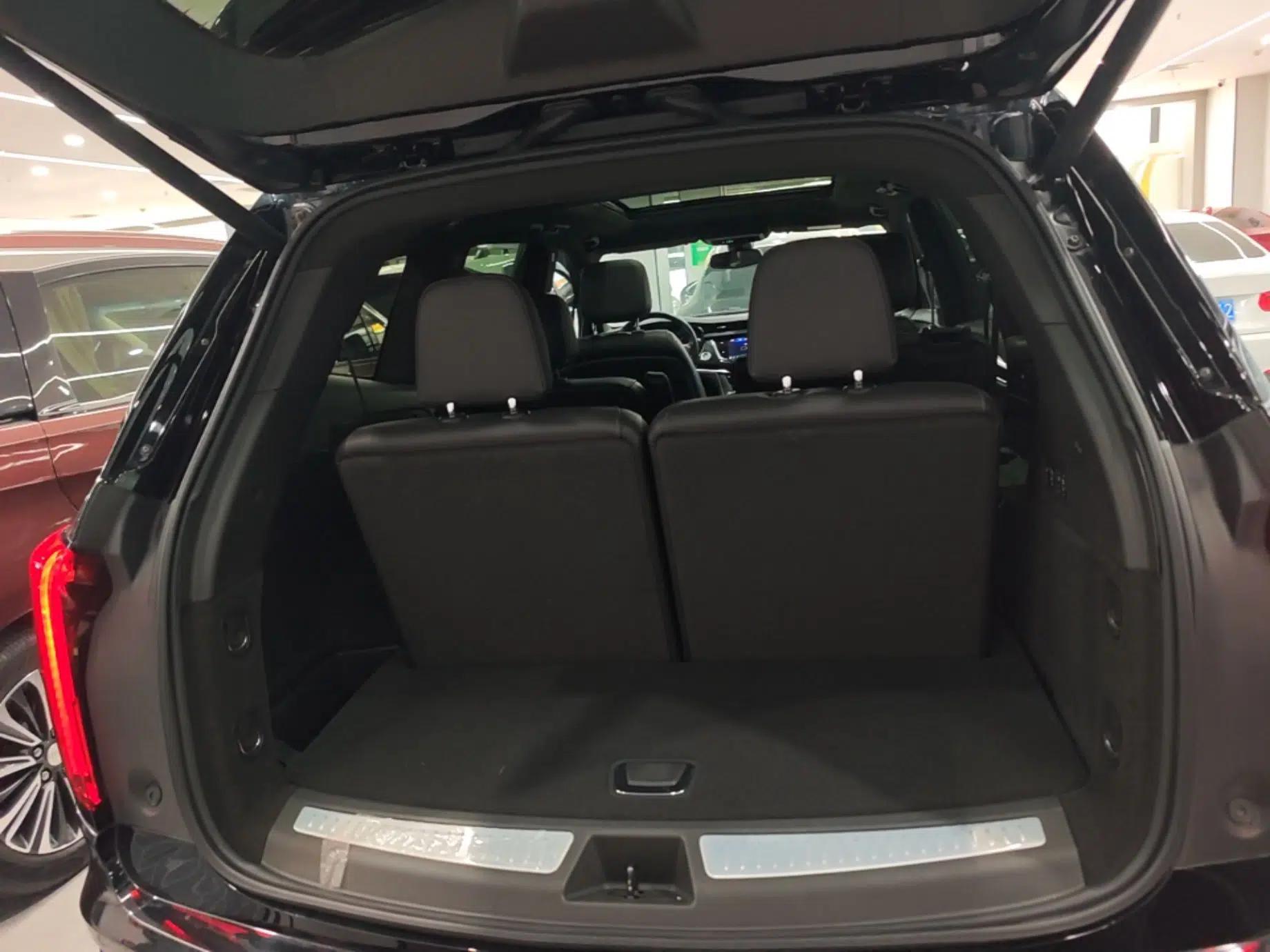 Cadillac XT6 2022 2.0T Six-Seater Two-Wheel-Drive Luxury Version — миниатюра 22