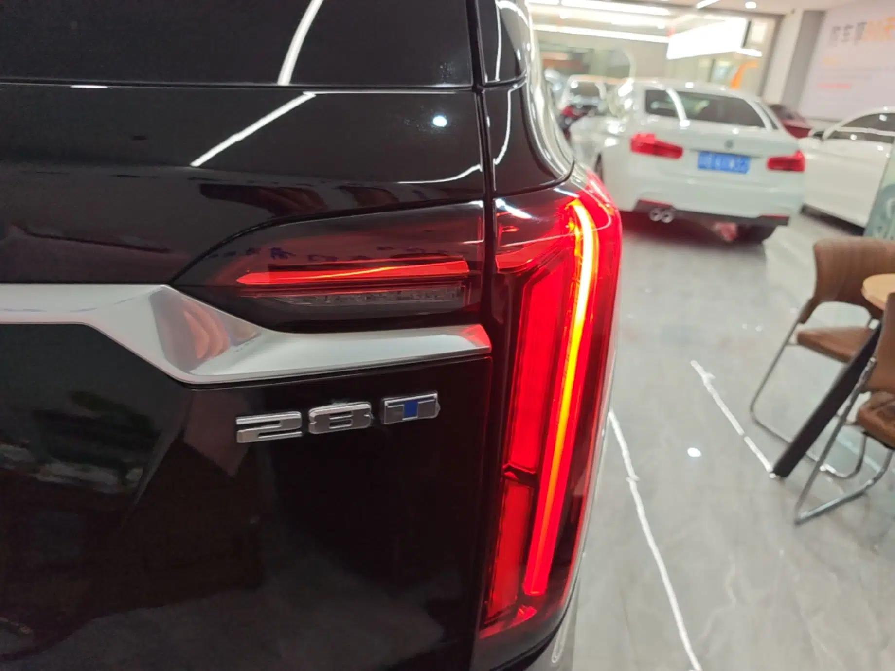 Cadillac XT6 2022 2.0T Six-Seater Two-Wheel-Drive Luxury Version — миниатюра 7