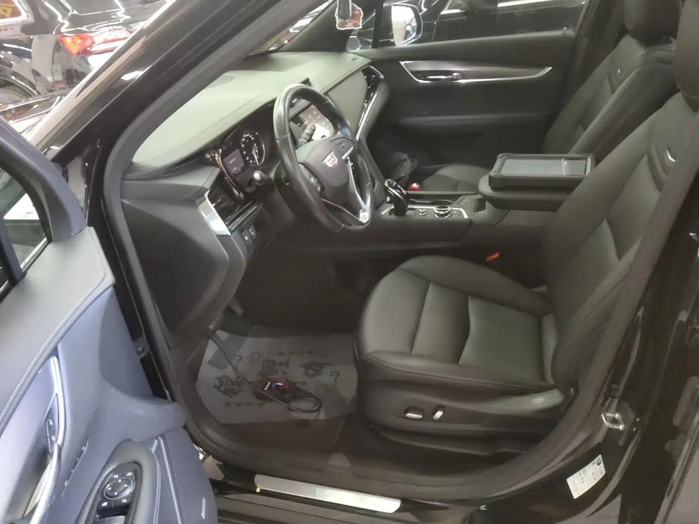 Cadillac XT6 2021 28T Six-Seater Four-Wheel-Drive Fashion Edition — миниатюра 18