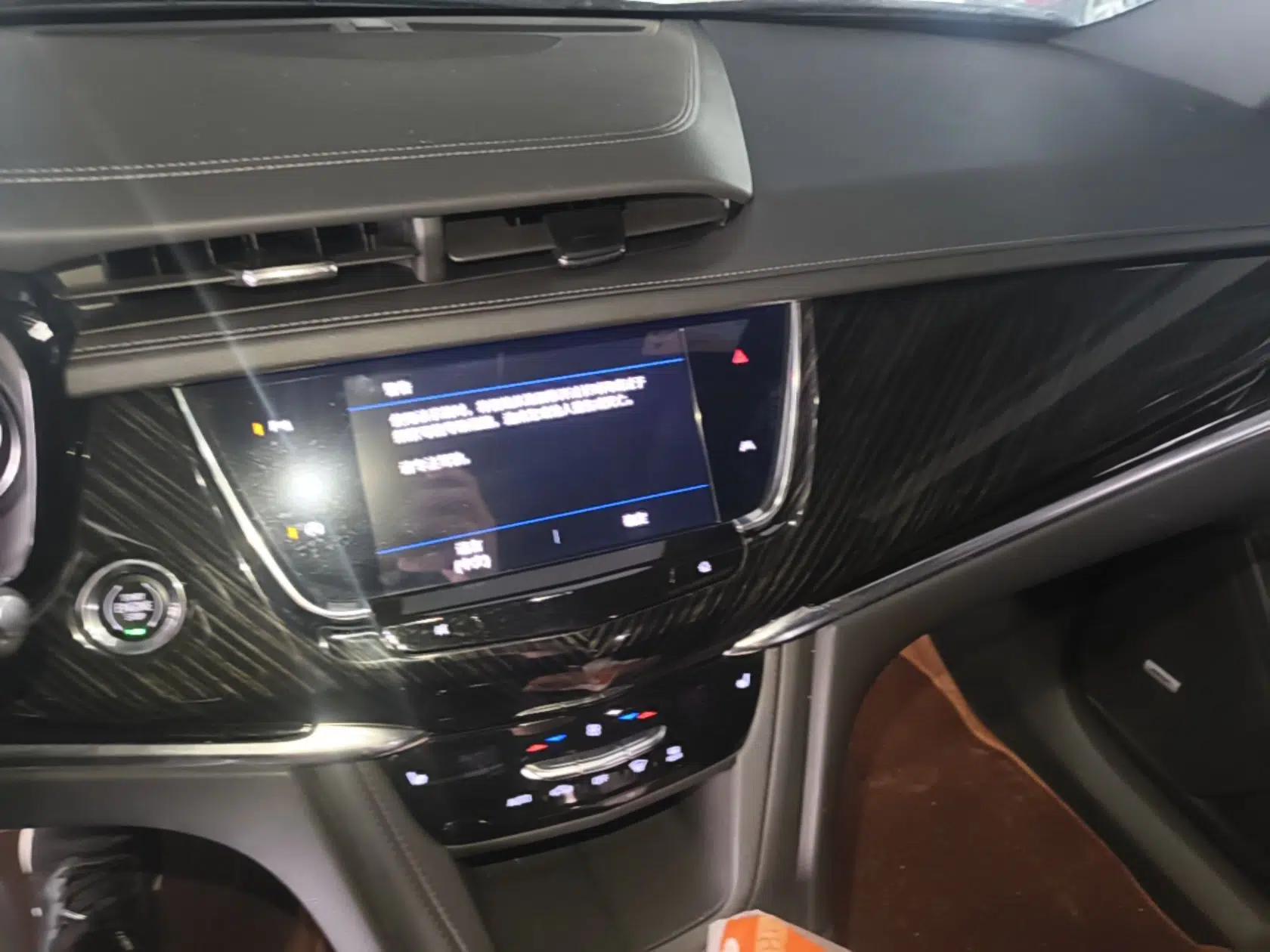 Cadillac XT6 2022 2.0T 7-Seater Two-Wheel Drive Luxury Version — миниатюра 16