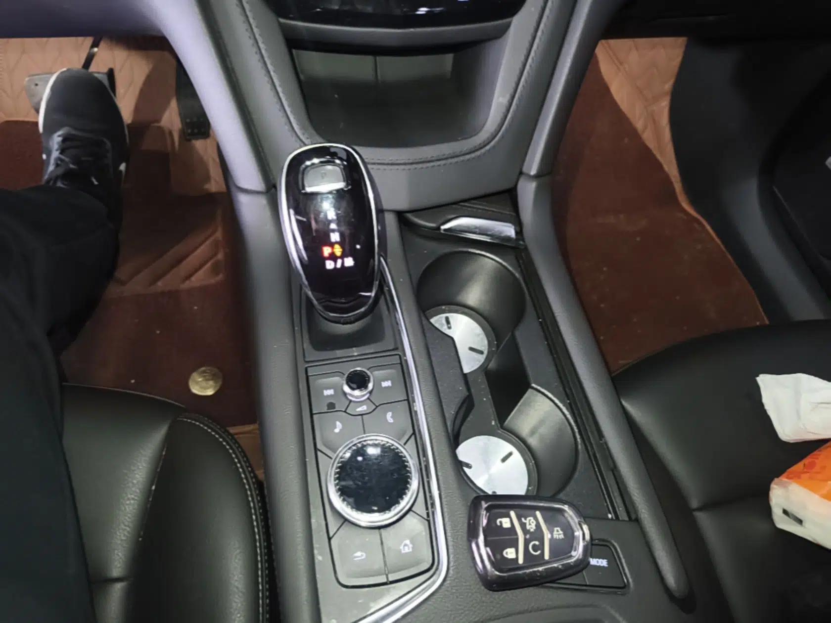 Cadillac XT6 2022 2.0T 7-Seater Two-Wheel Drive Luxury Version — миниатюра 17