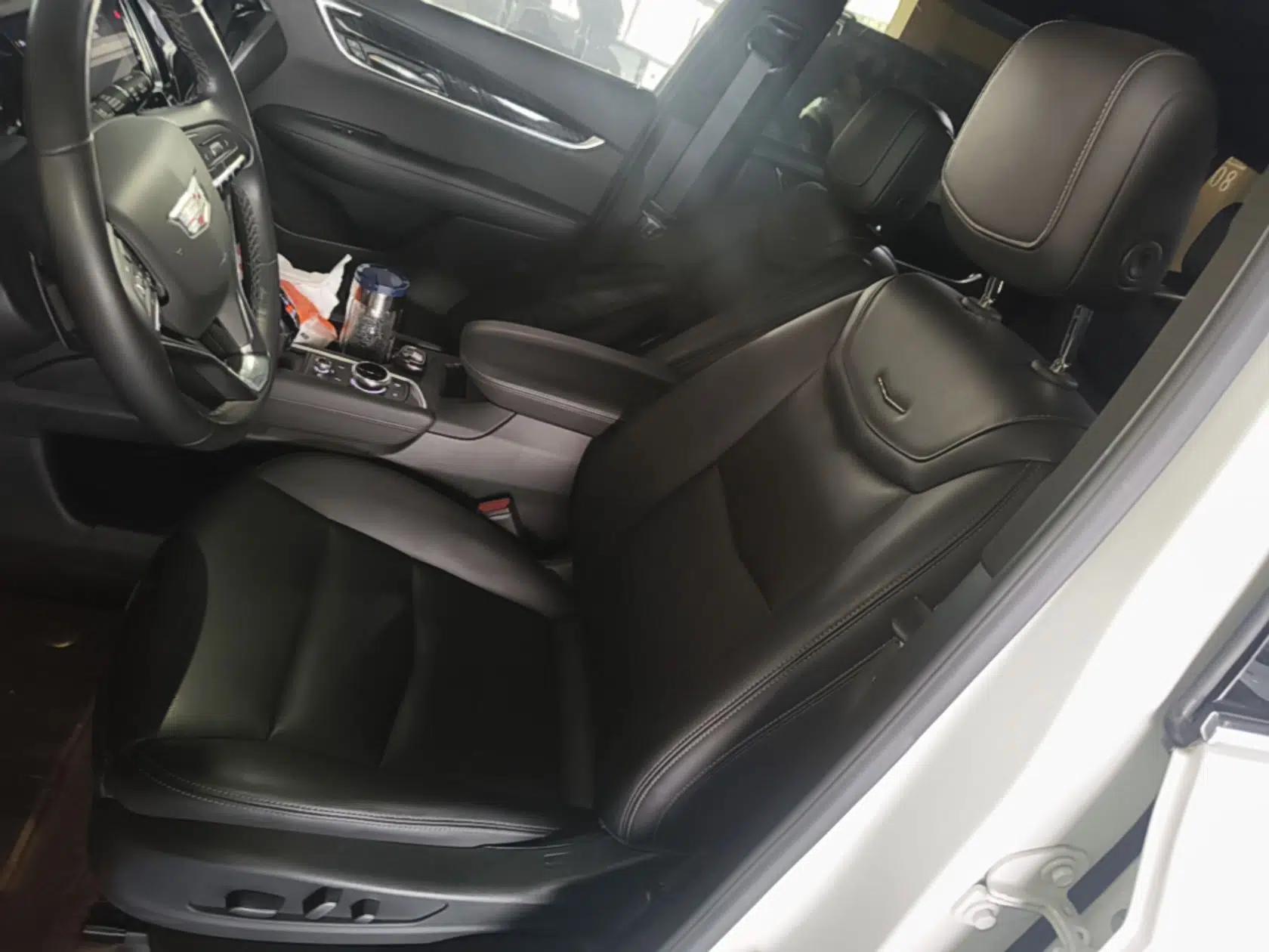 Cadillac XT6 2022 2.0T 7-Seater Two-Wheel Drive Luxury Version — миниатюра 18