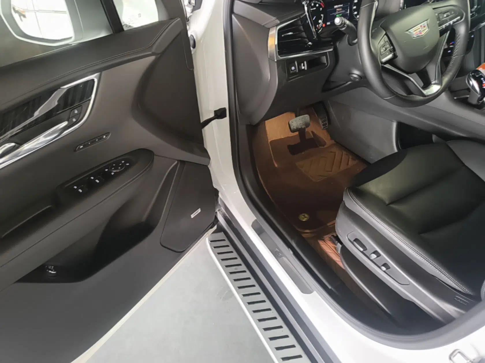 Cadillac XT6 2022 2.0T 7-Seater Two-Wheel Drive Luxury Version — миниатюра 19