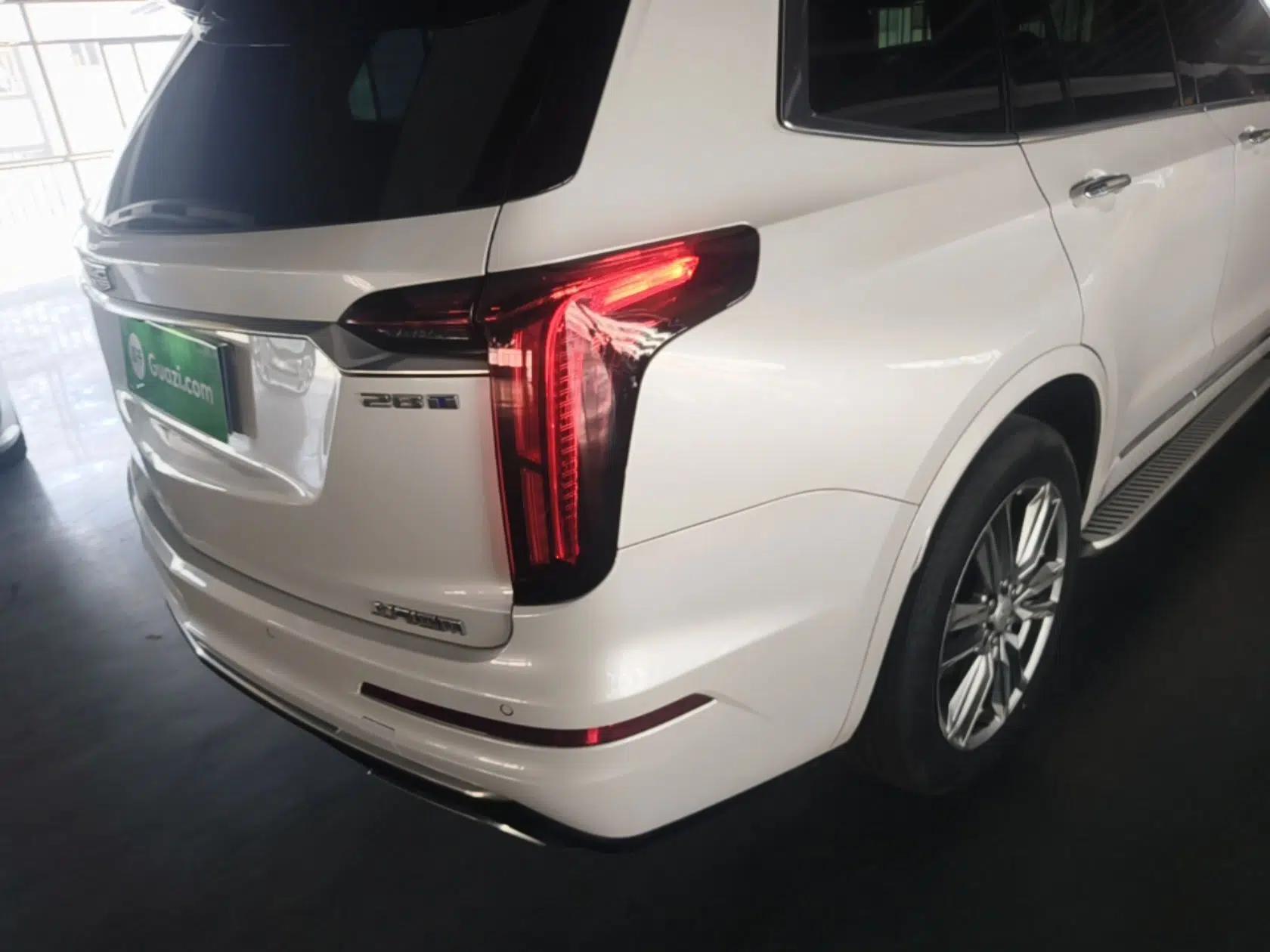 Cadillac XT6 2022 2.0T 7-Seater Two-Wheel Drive Luxury Version — миниатюра 7