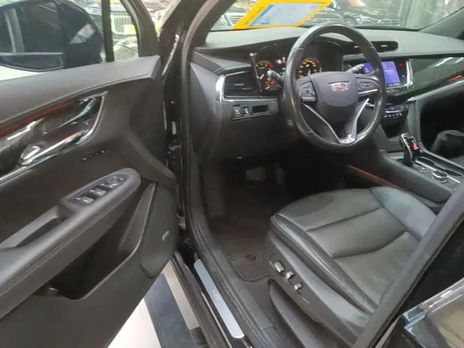 Cadillac XT6 2020 28T Six-Seater Luxury Sporty Enjoy-the-Comfort Safety Edition — миниатюра 18