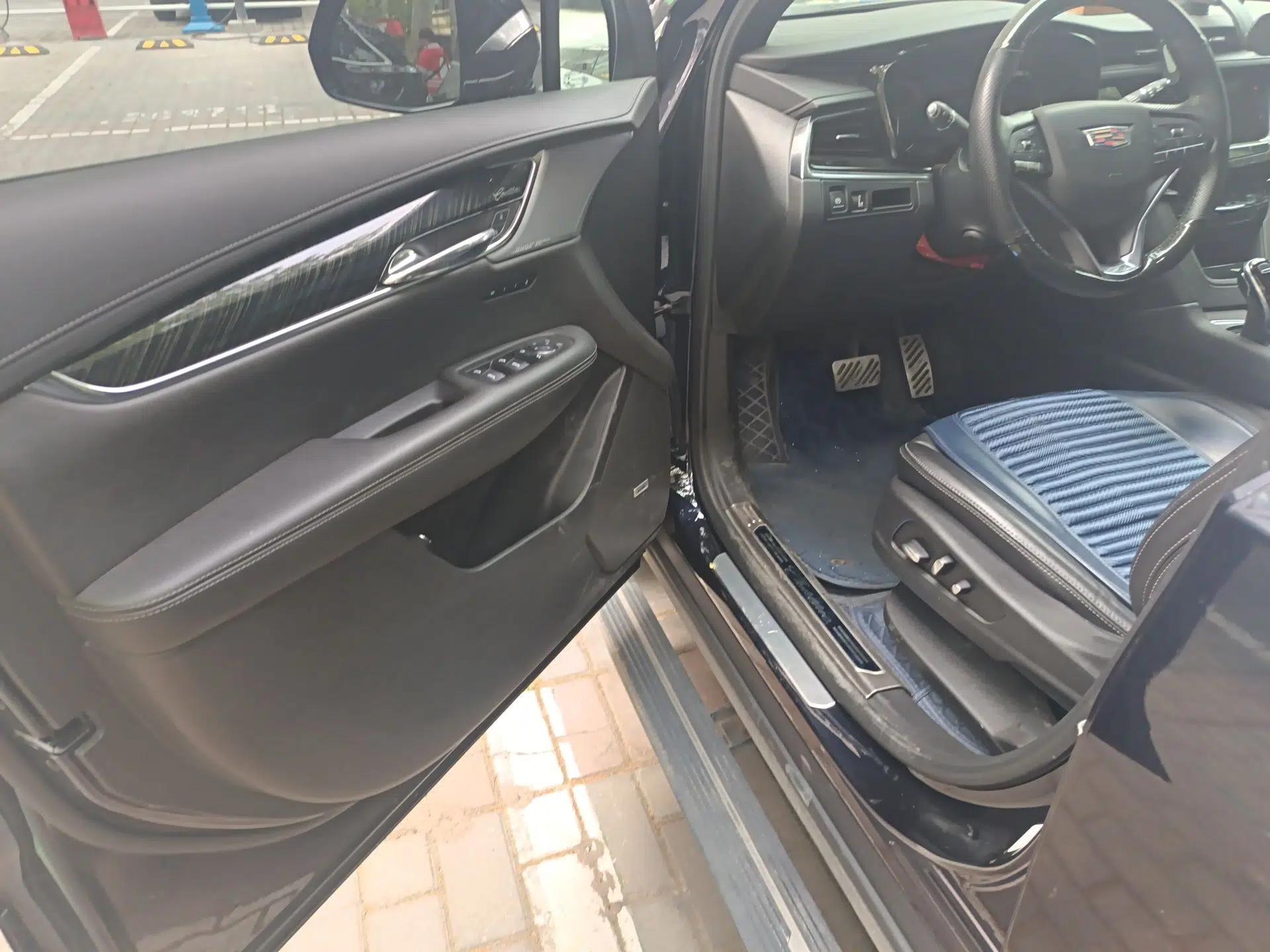 Cadillac XT6 2020 28T Six-Seater Four-Wheel-Drive Luxury Version with Premium Sound System — миниатюра 19
