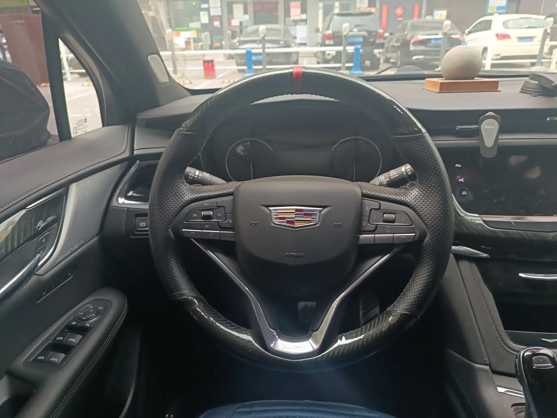 Cadillac XT6 2020 28T Six-Seater Four-Wheel-Drive Luxury Version with Premium Sound System — миниатюра 9