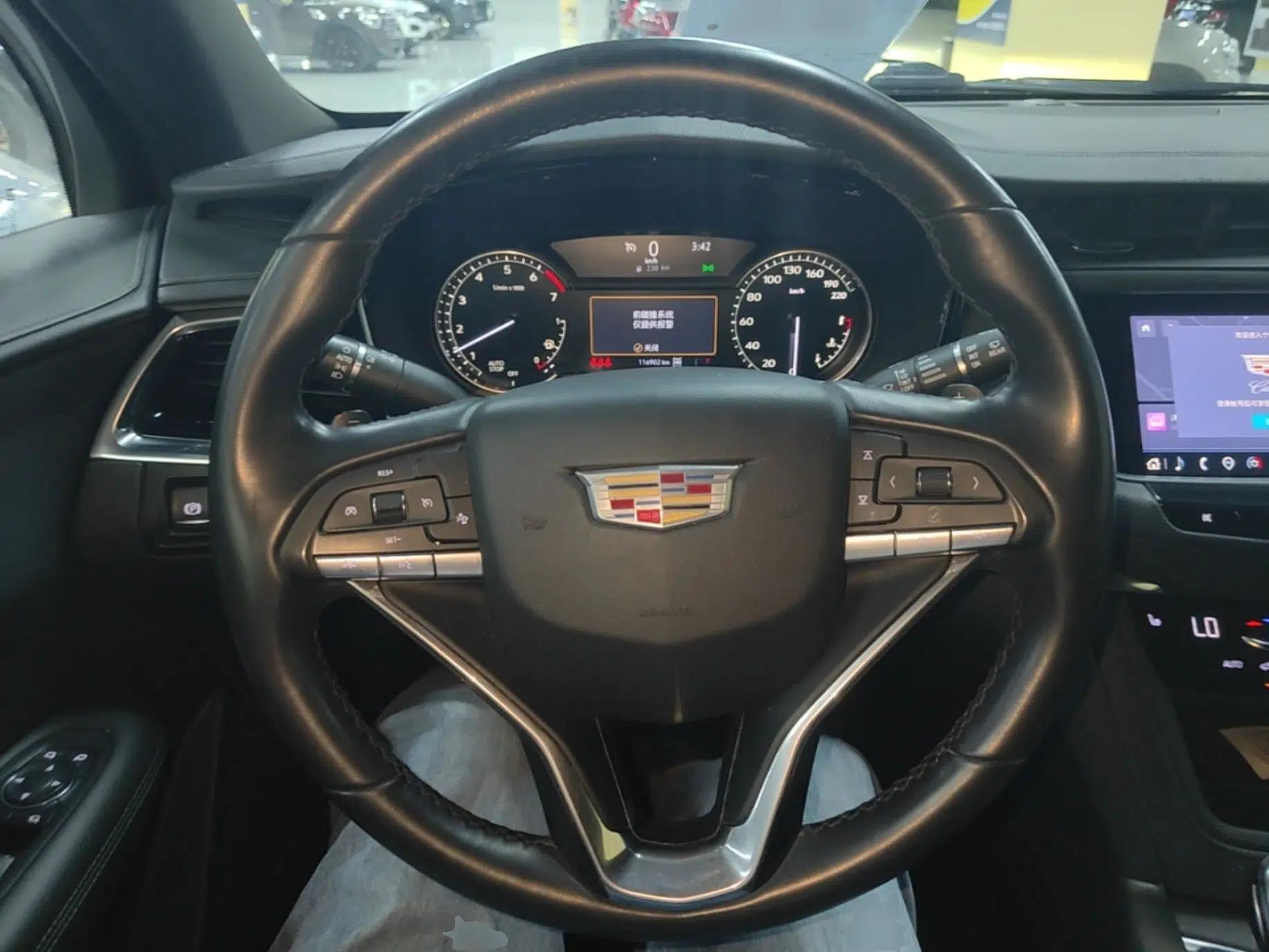 Cadillac XT6 2020 28T 7-Seater Four-Wheel Drive Luxury Version — миниатюра 14
